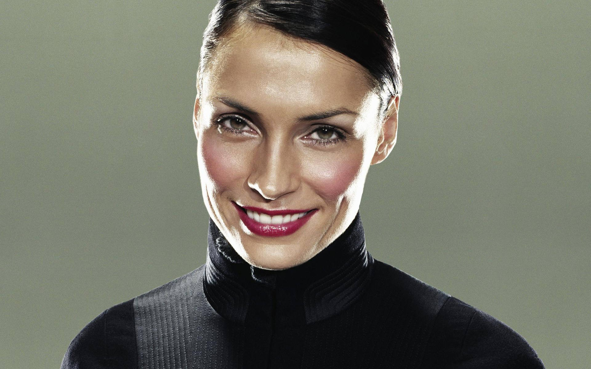 Famke Janssen HD Wallpaper