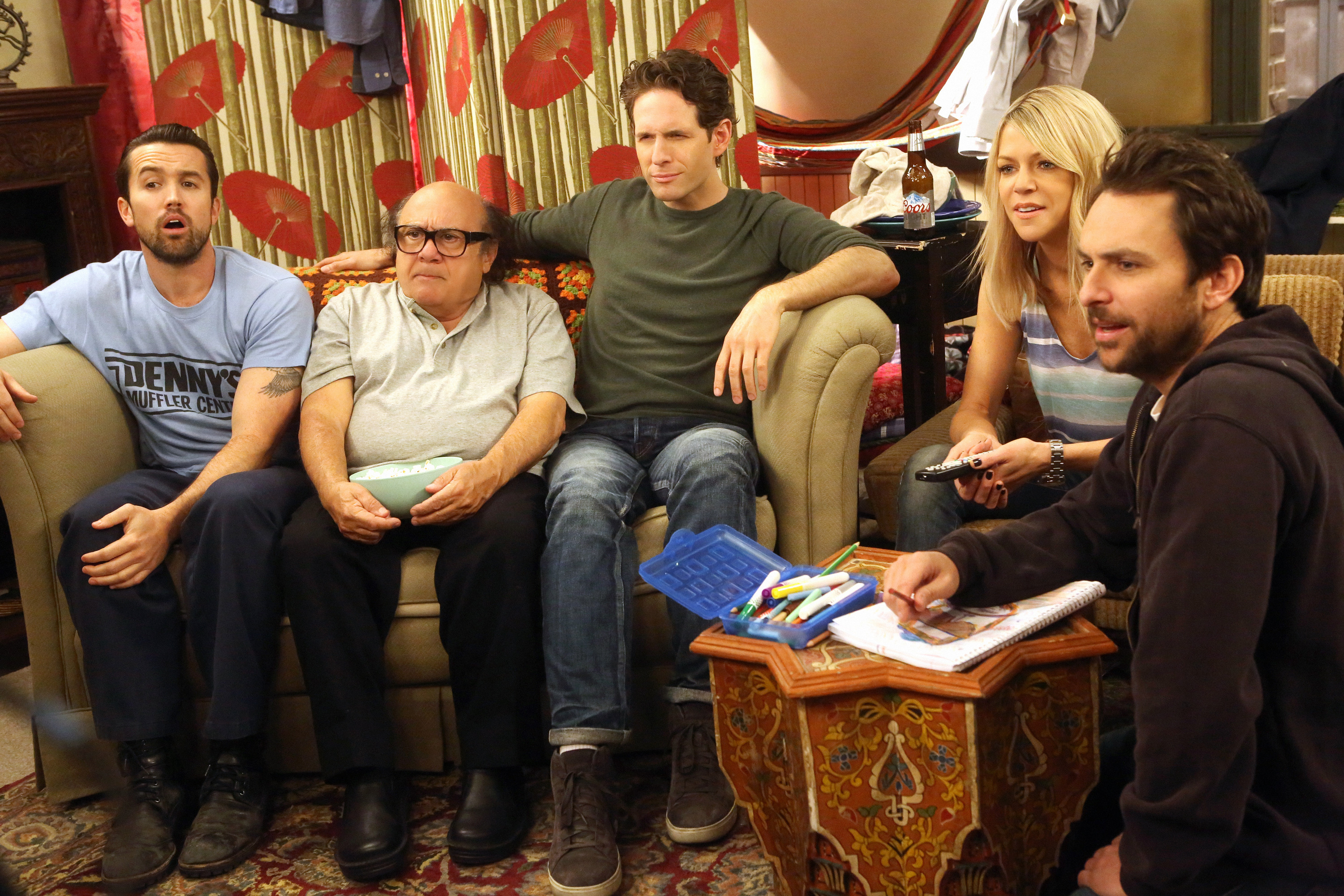 Glenn Howerton and cast of It's Always Sunny in Philadelphia HD Wallpaper