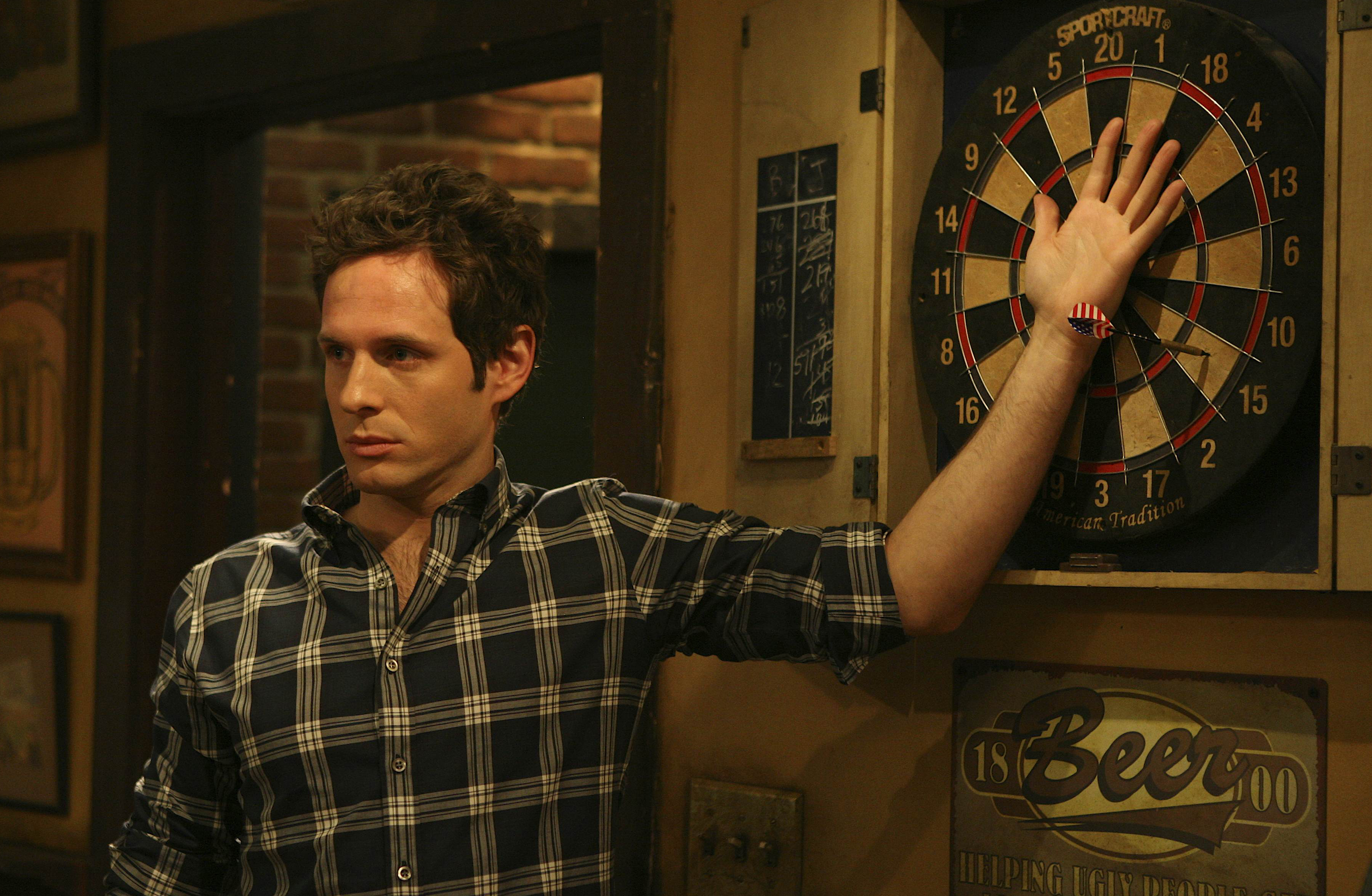Glenn Howerton with a dartboard HD Wallpaper
