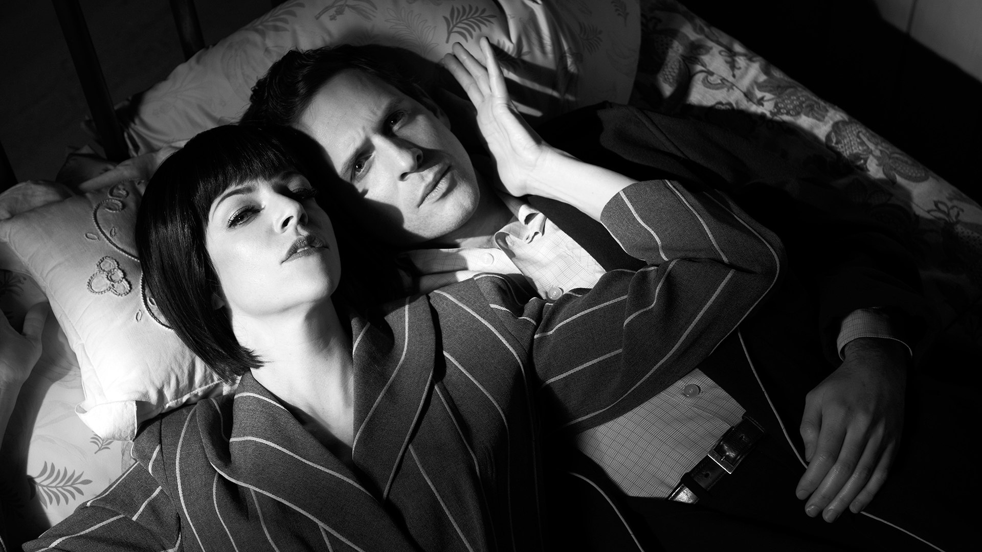 Glenn Howerton in black and white HD Wallpaper