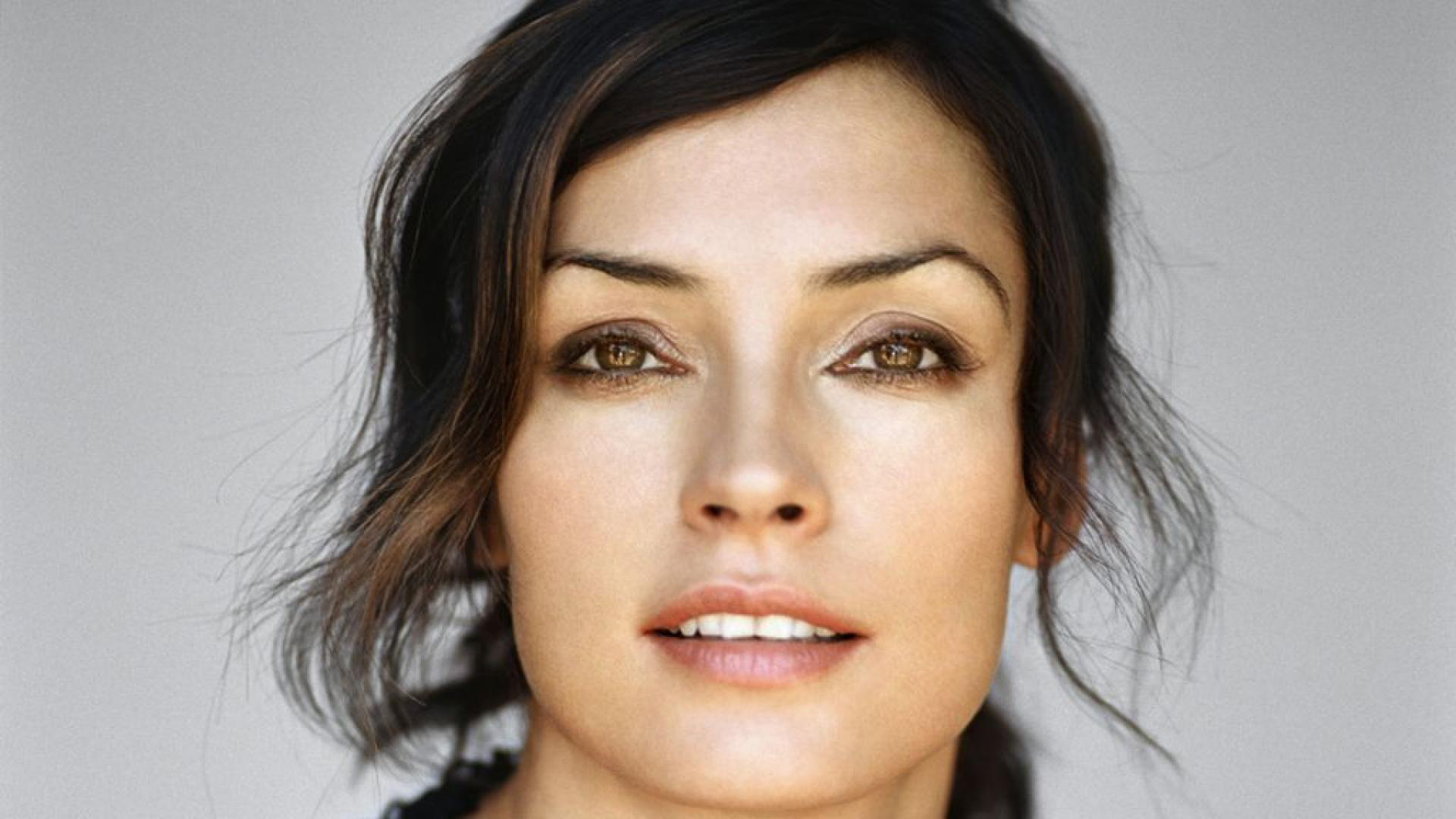 Famke Janssen HD Wallpaper