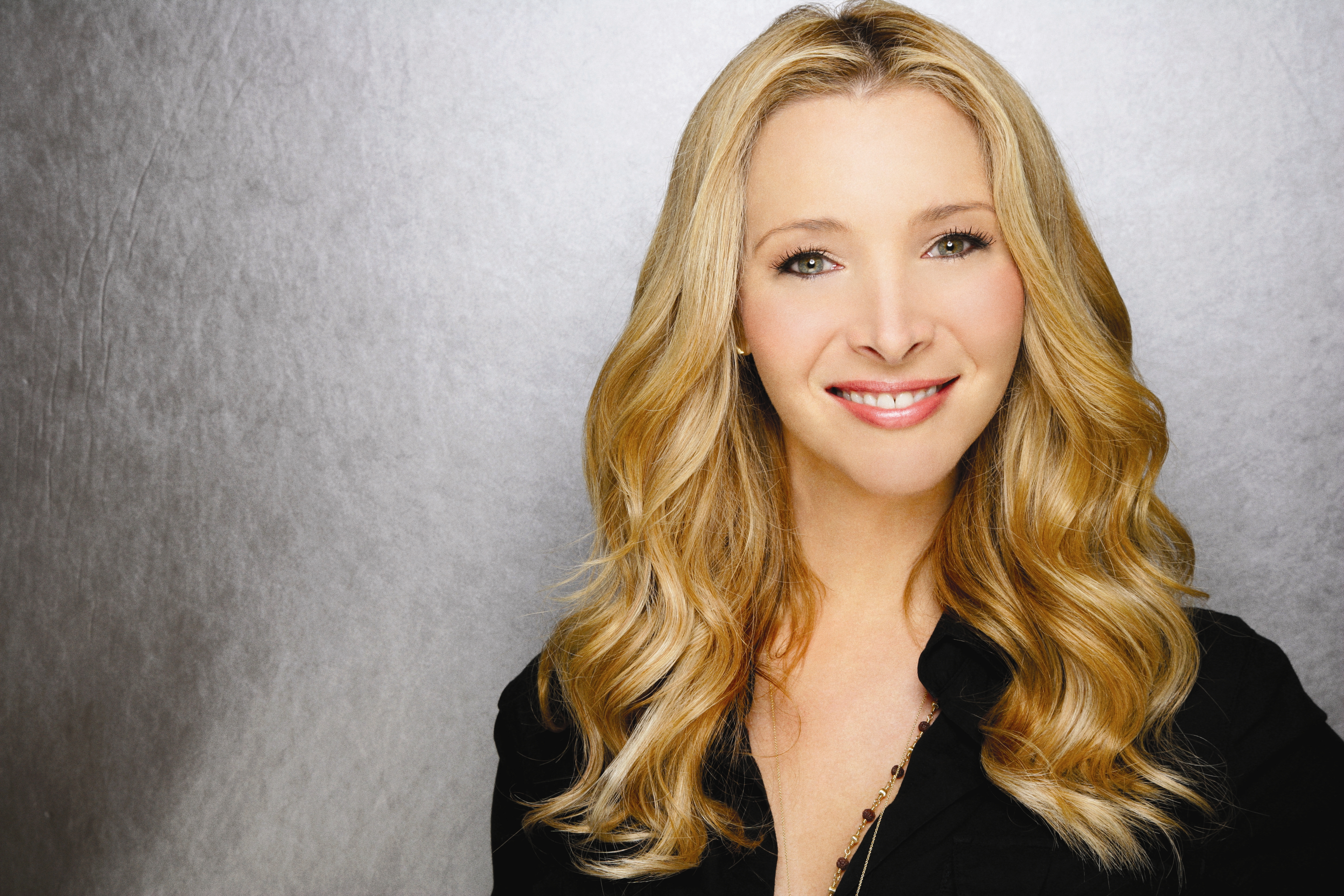 Lisa Kudrow HD Wallpaper