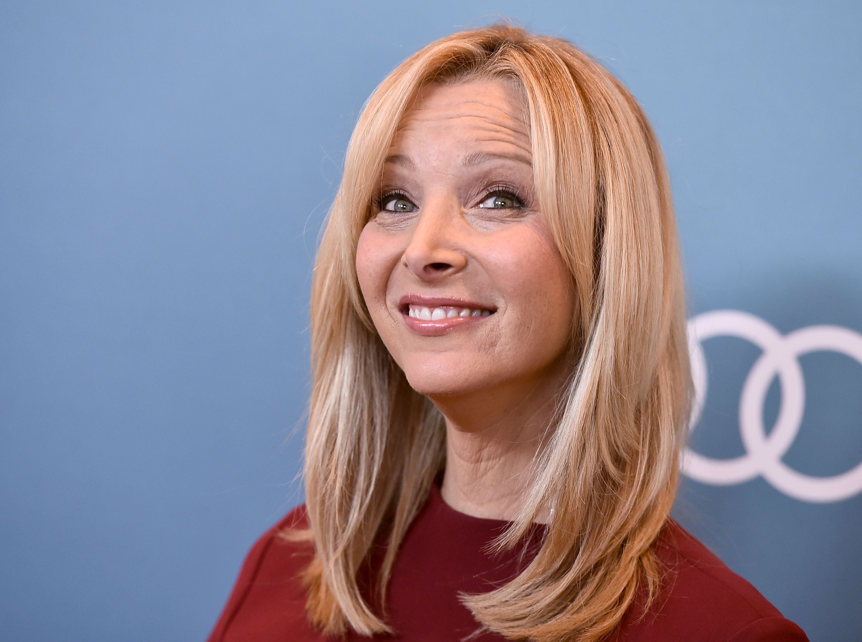 Lisa Kudrow HD Wallpaper