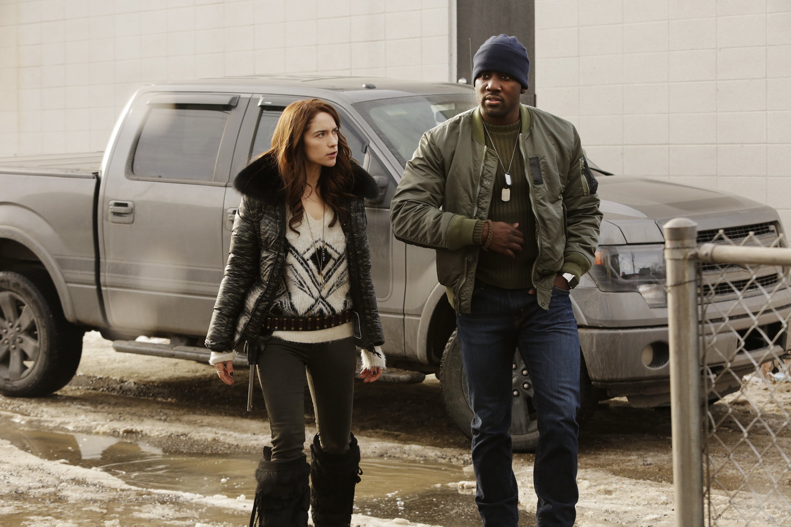 Melanie Scrofano and man with truck HD Wallpaper