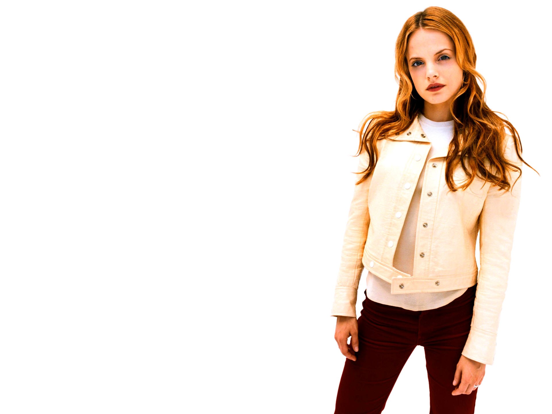 Mena Suvari HD Wallpaper
