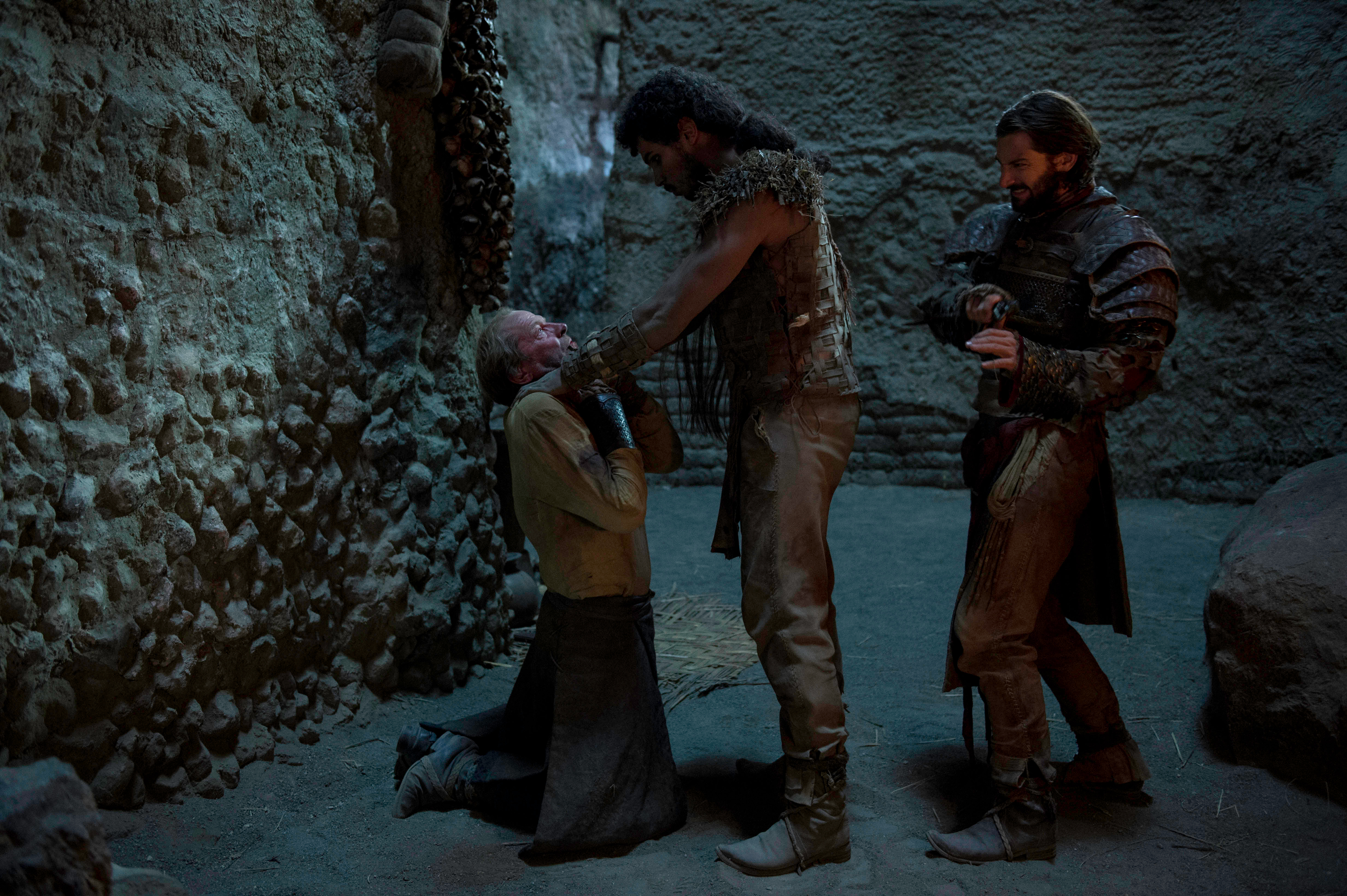 Michiel Huisman in a scene of violence HD Wallpaper