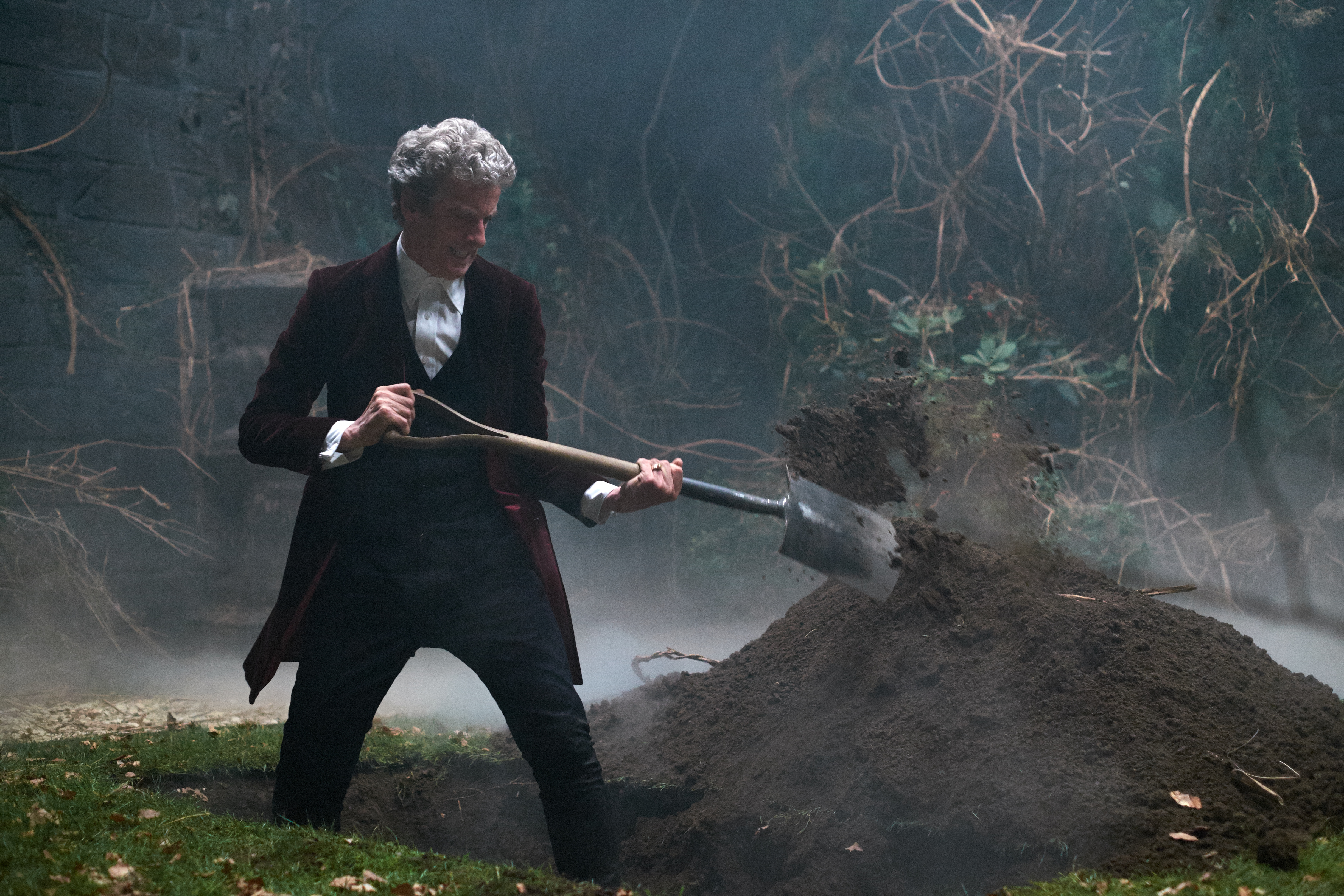 Peter Capaldi digging a grave HD Wallpaper