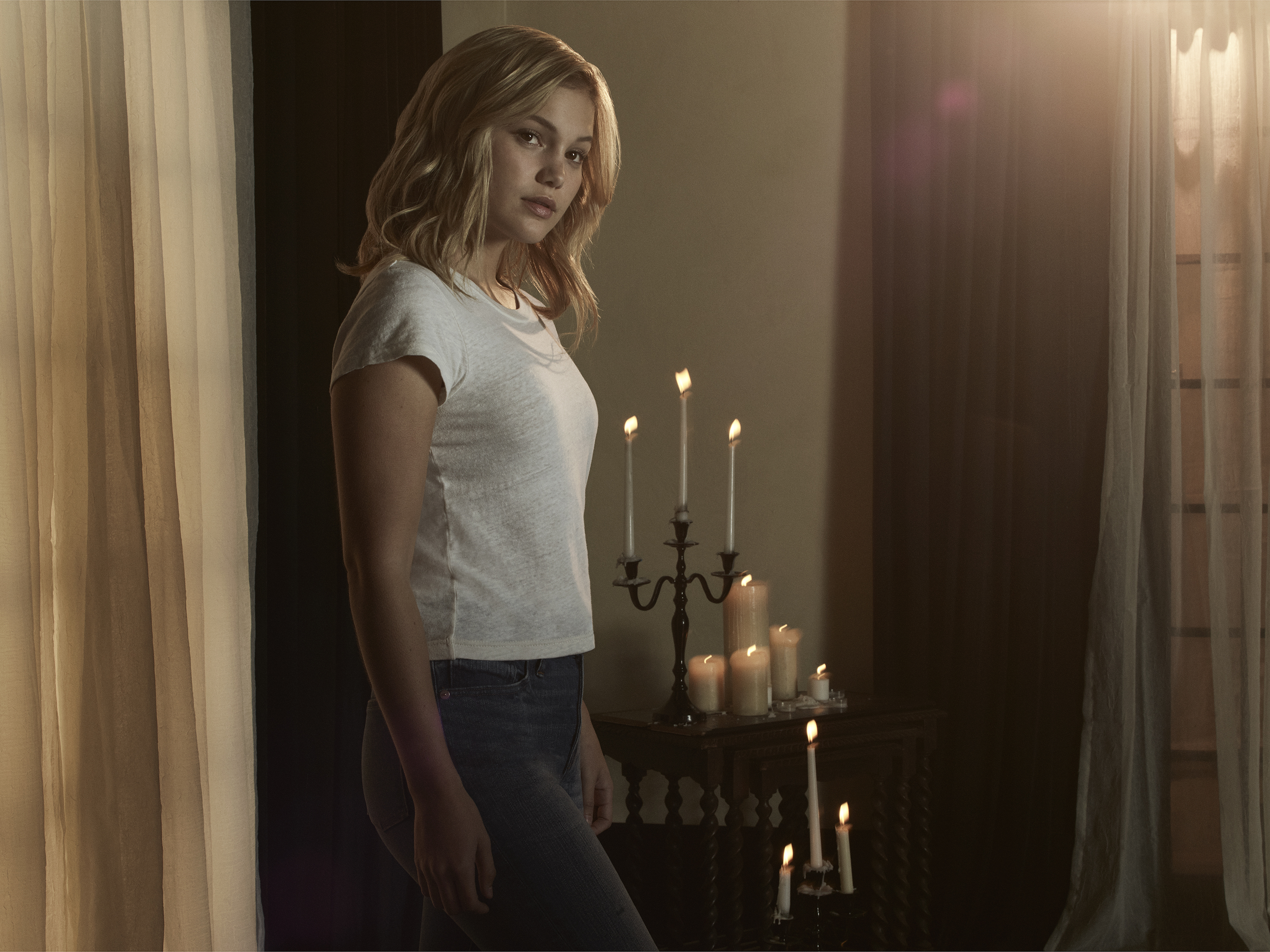 Olivia Holt HD Wallpaper