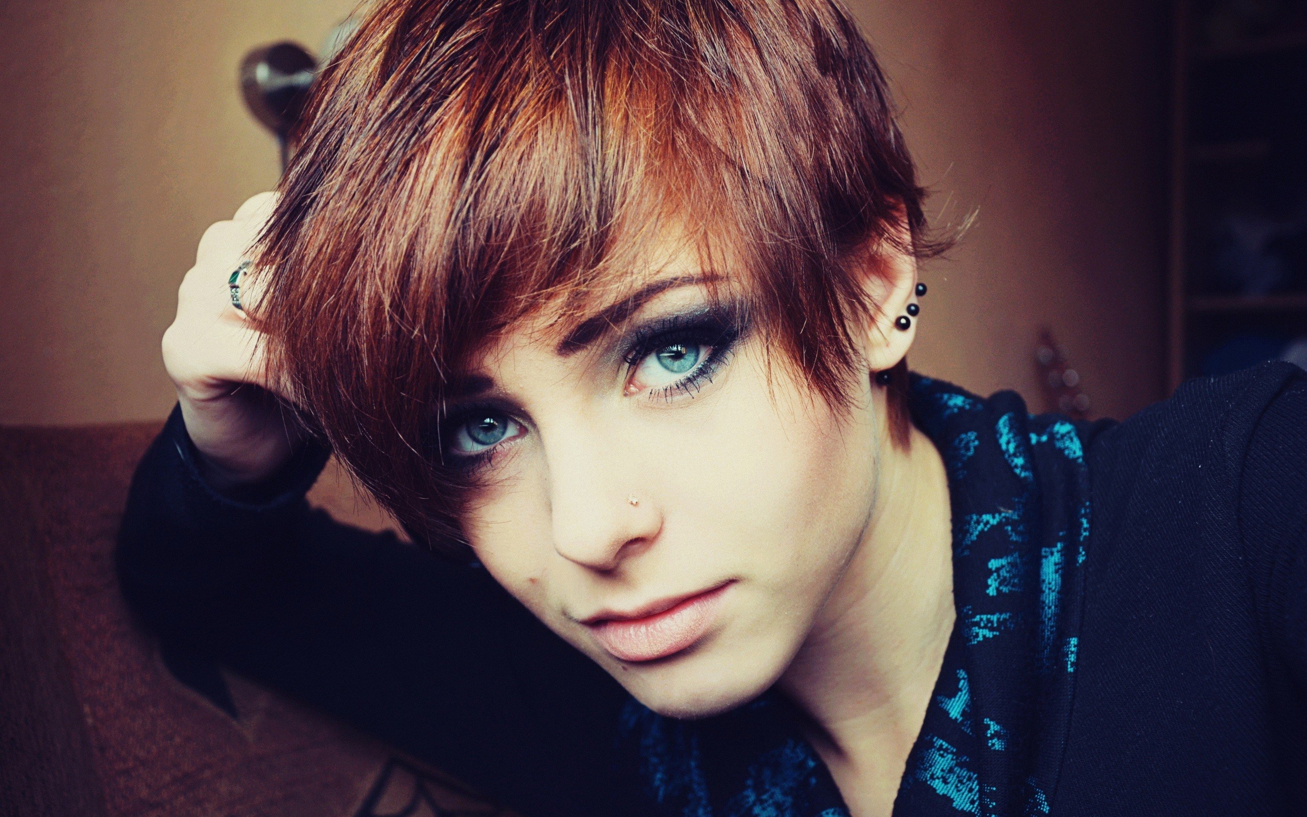 Woman with short auburn hair and blue eyes HD Wallpaper