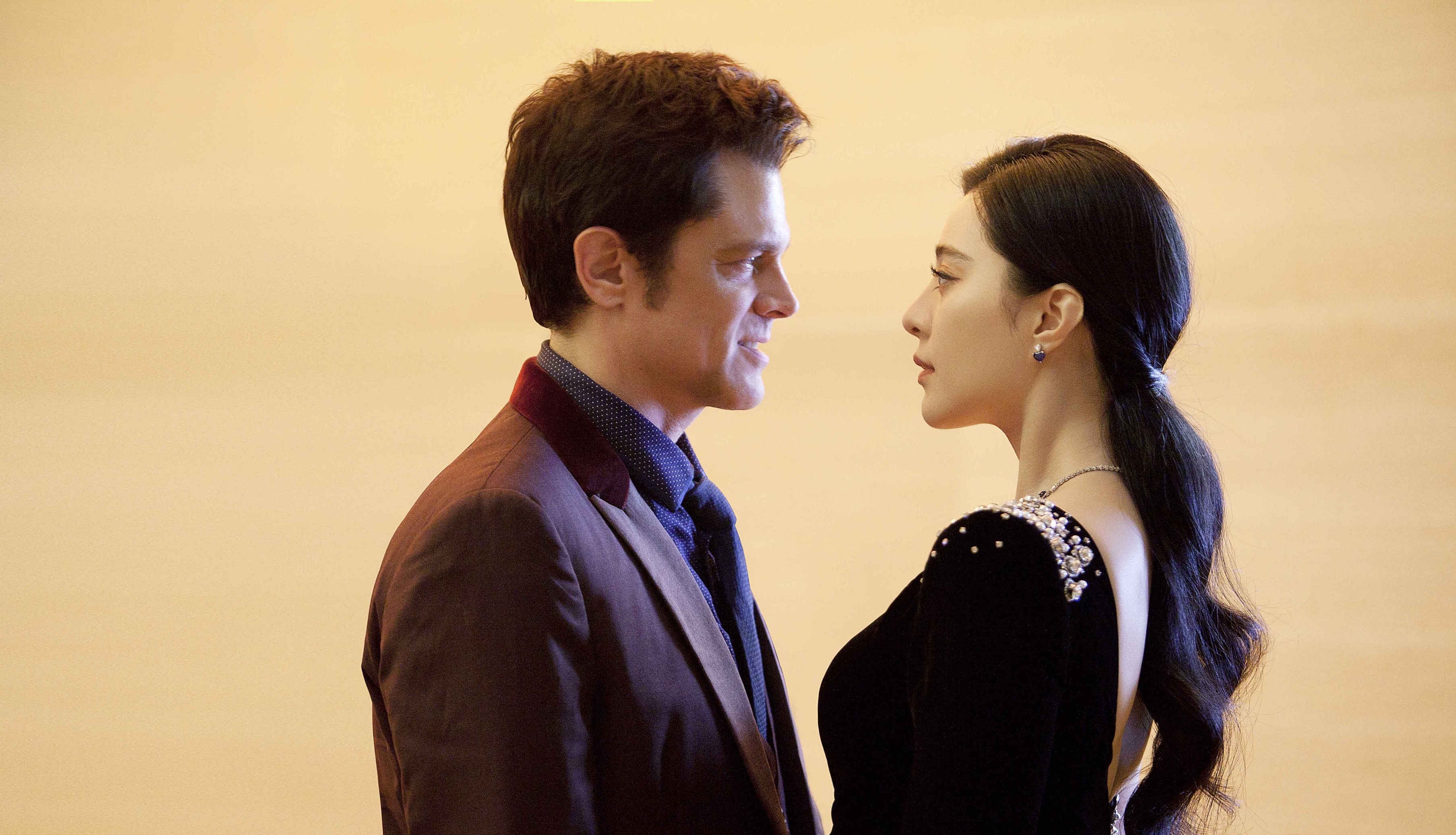Fan Bingbing and man in formal wear HD Wallpaper