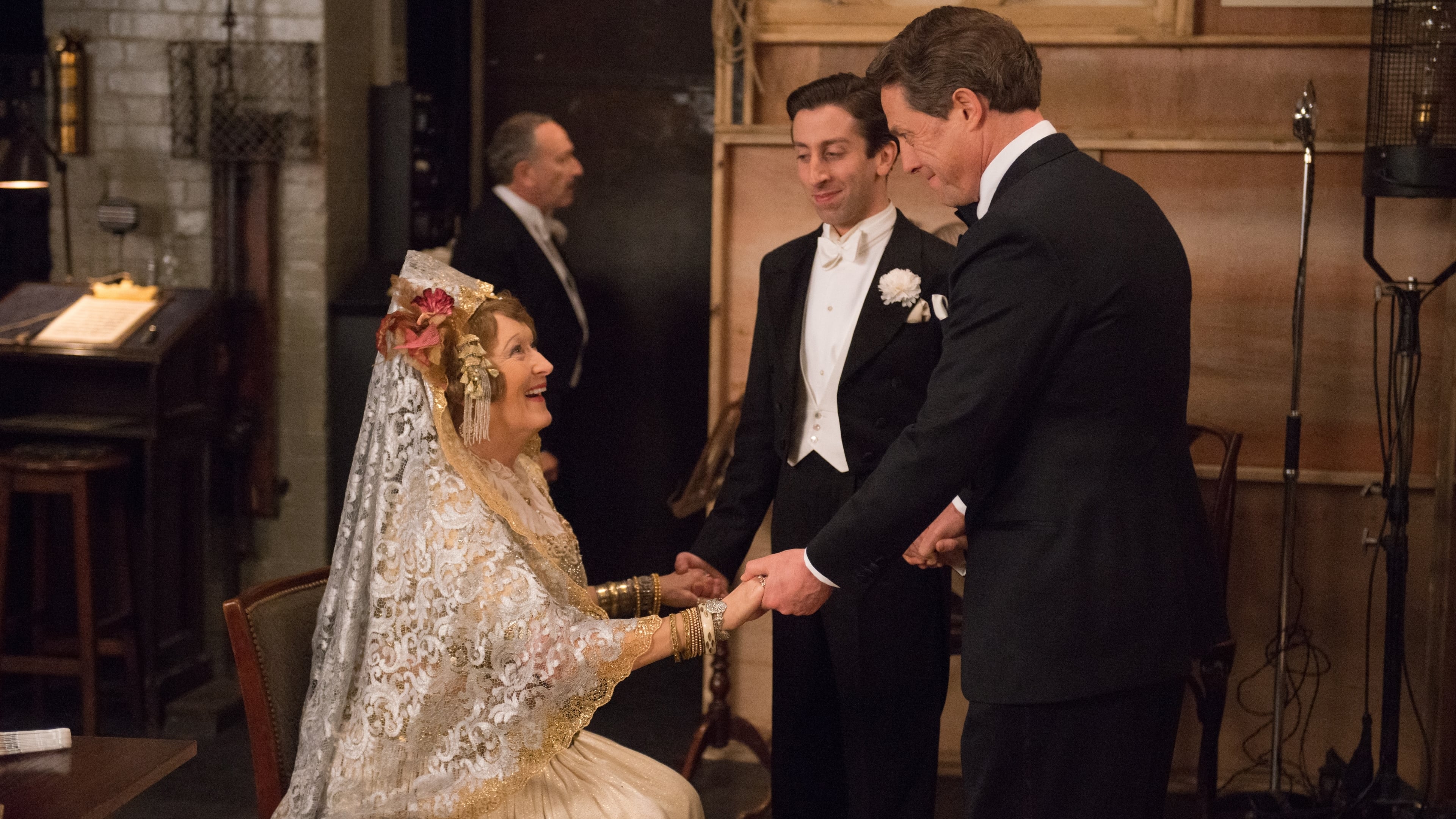 Meryl Streep in a wedding dress HD Wallpaper