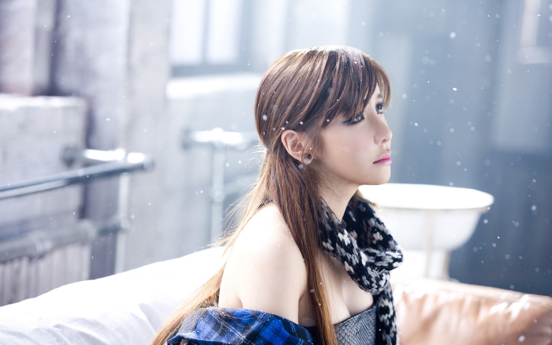 Woman with long brown hair and scarf HD Wallpaper