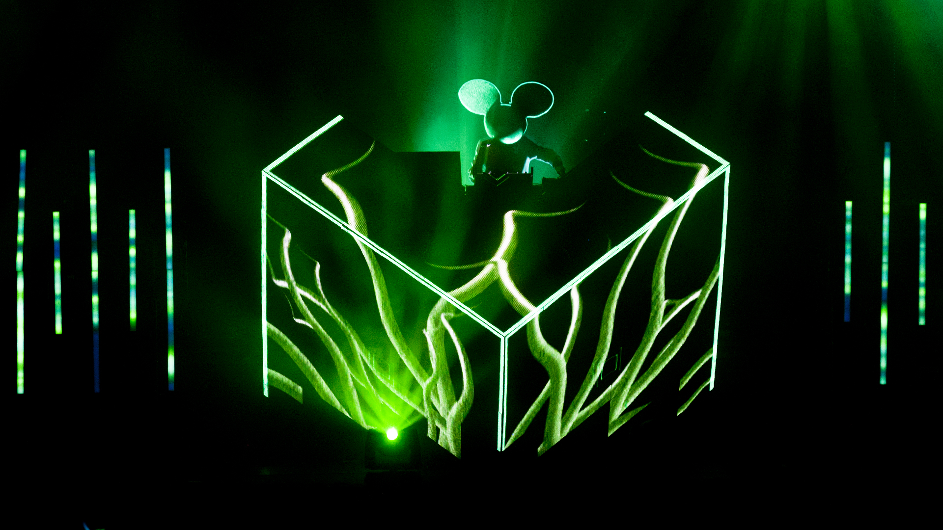 Deadmau5 performing on stage with cube HD Wallpaper