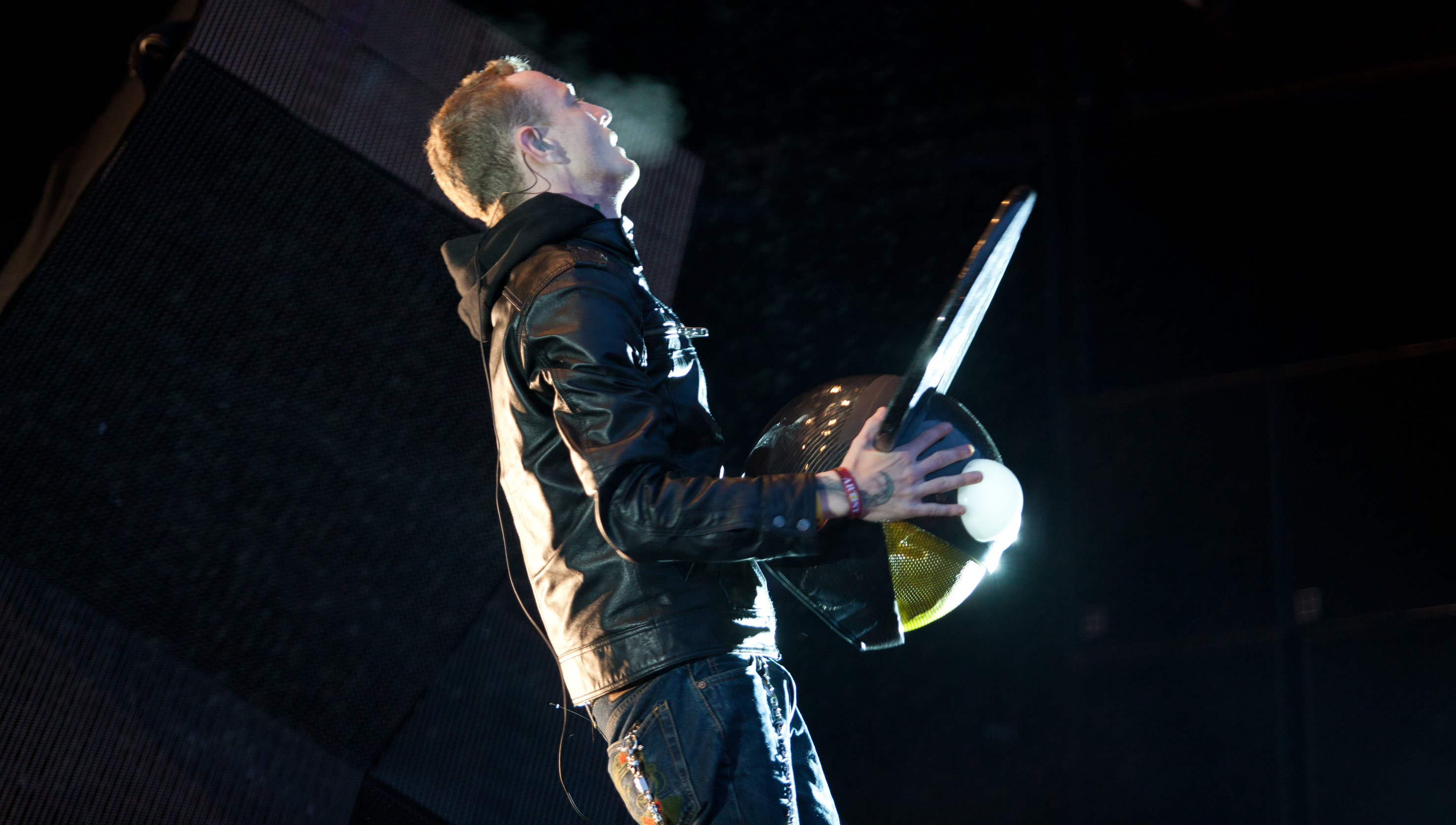 Deadmau5 performing live on stage HD Wallpaper