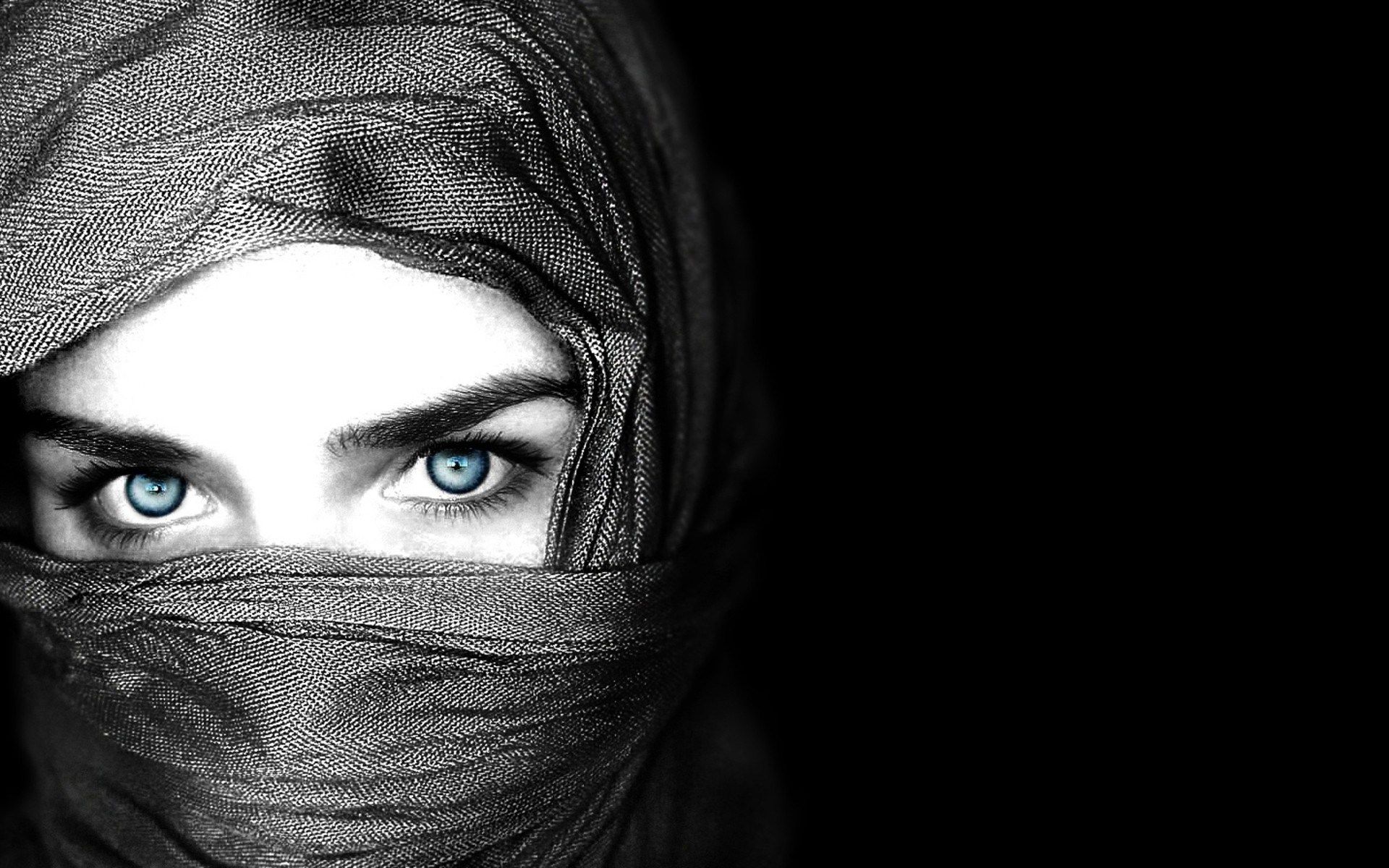 Woman with blue eyes wearing a headscarf HD Wallpaper