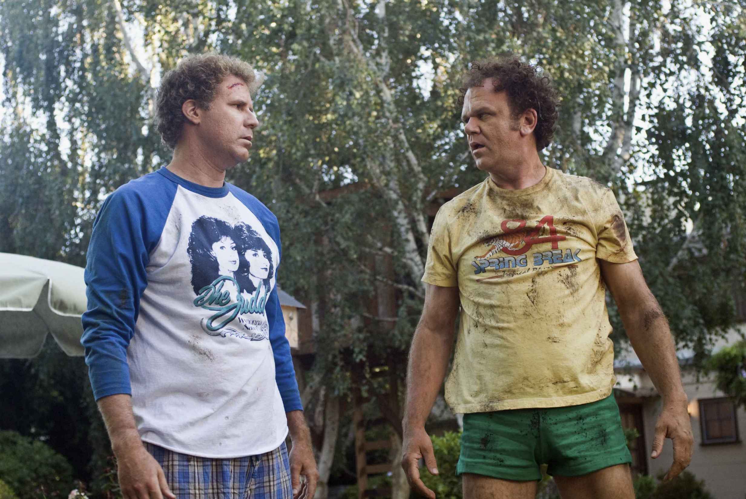 Will Ferrell and John C. Reilly in a backyard HD Wallpaper
