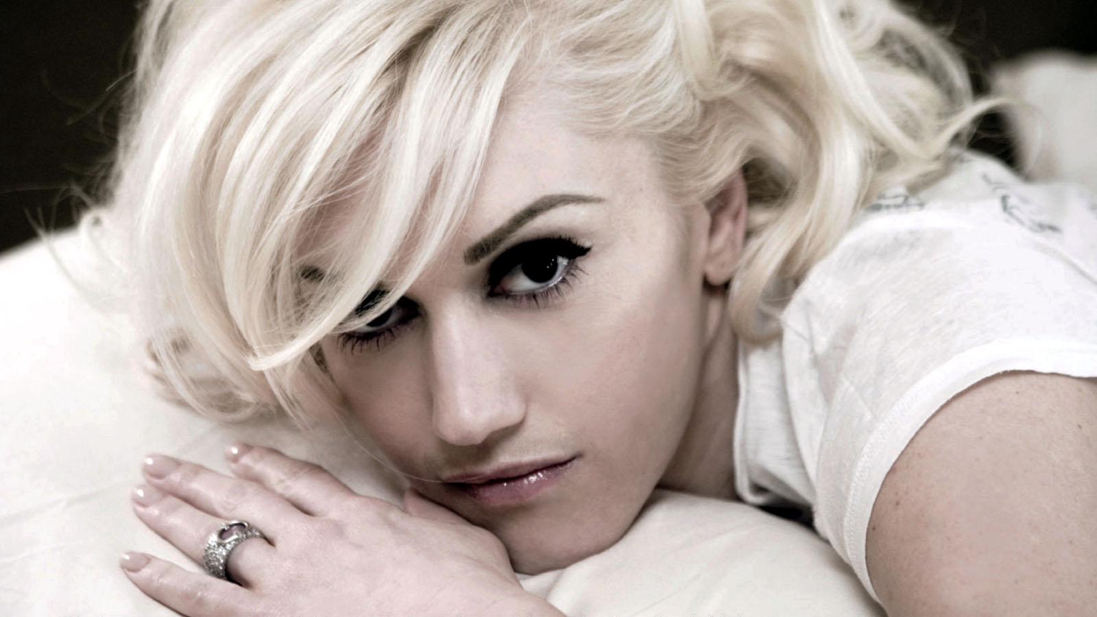 Gwen Stefani HD Wallpaper