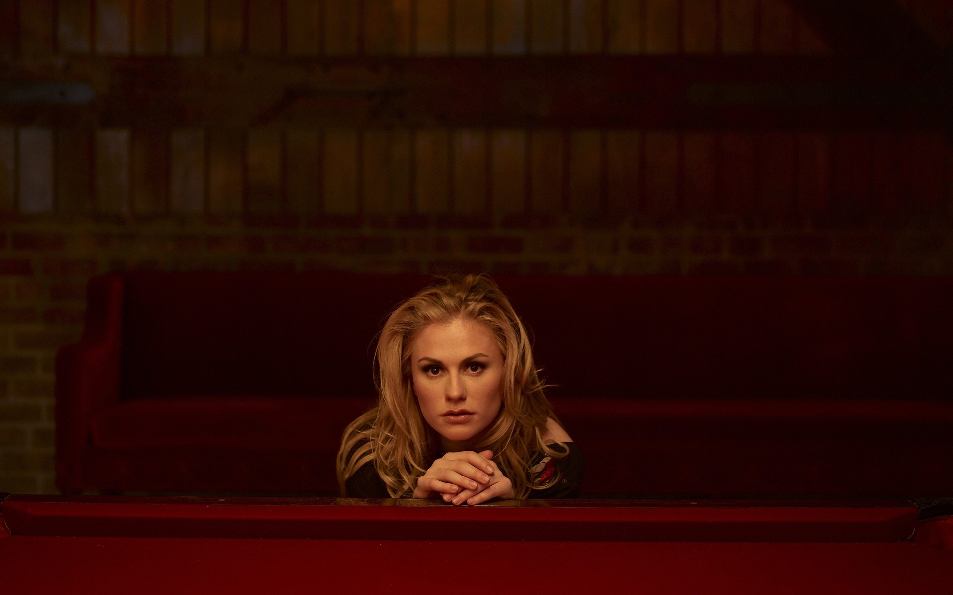 Anna Paquin HD Wallpaper