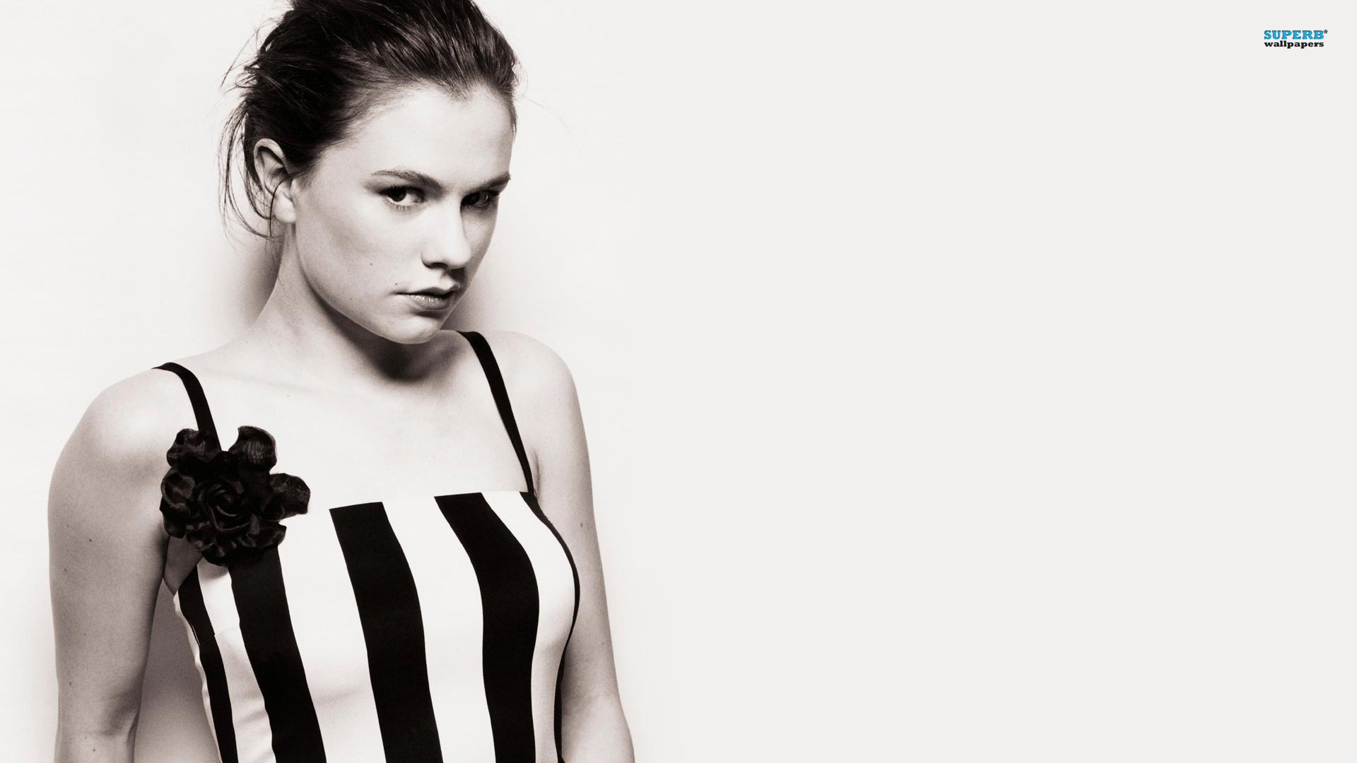 Anna Paquin in a striped dress with a flower HD Wallpaper
