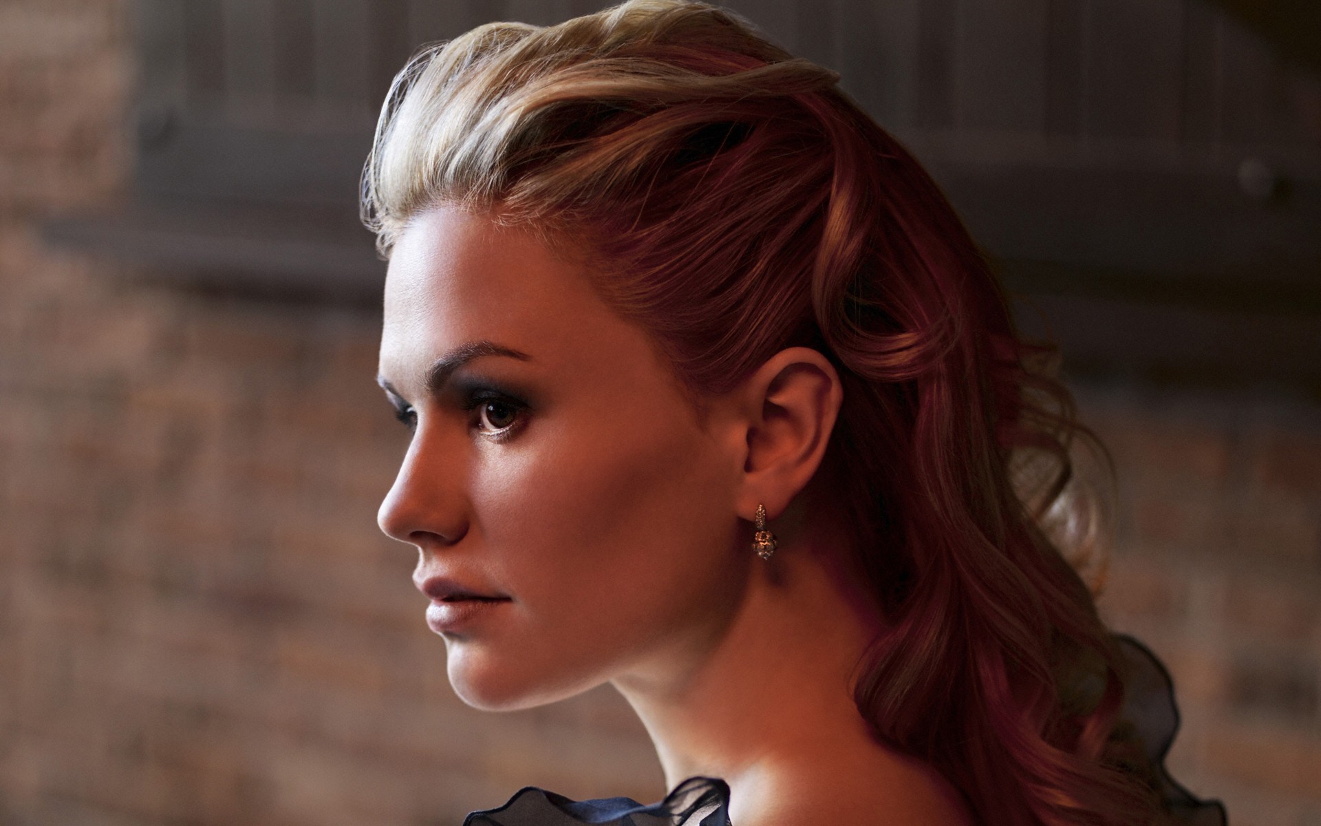 Anna Paquin HD Wallpaper