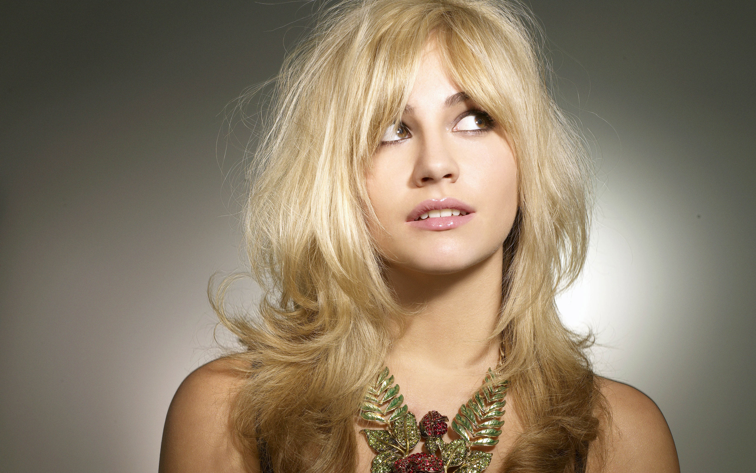 Pixie Lott HD Wallpaper