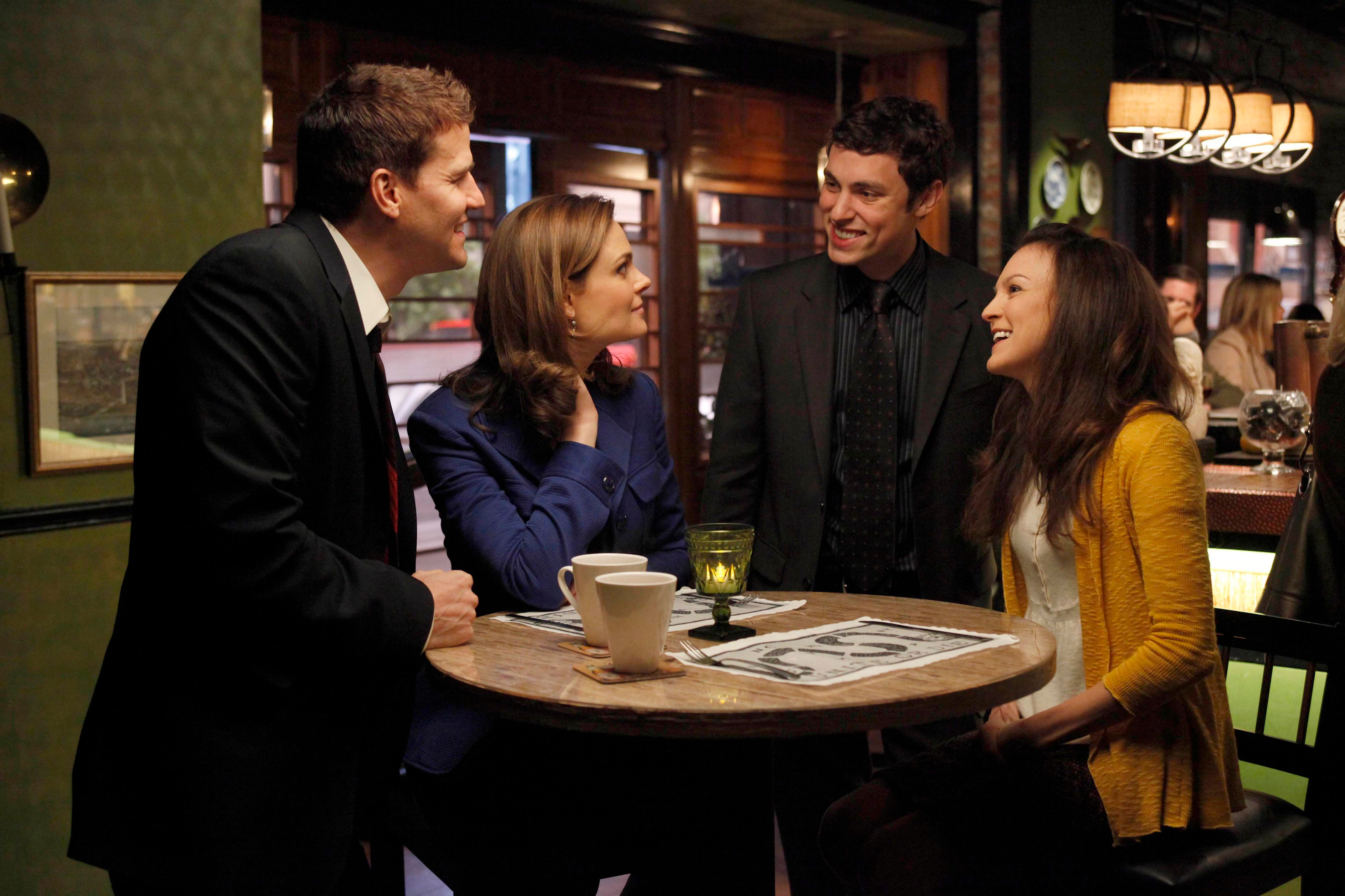John Francis Daley and cast at a table HD Wallpaper