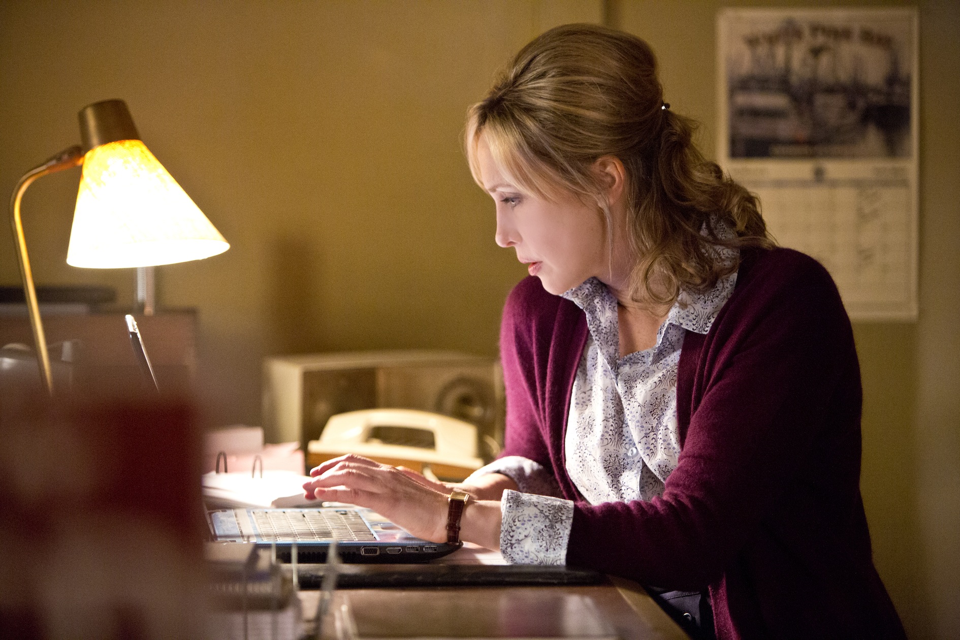 Vera Farmiga working on a laptop HD Wallpaper