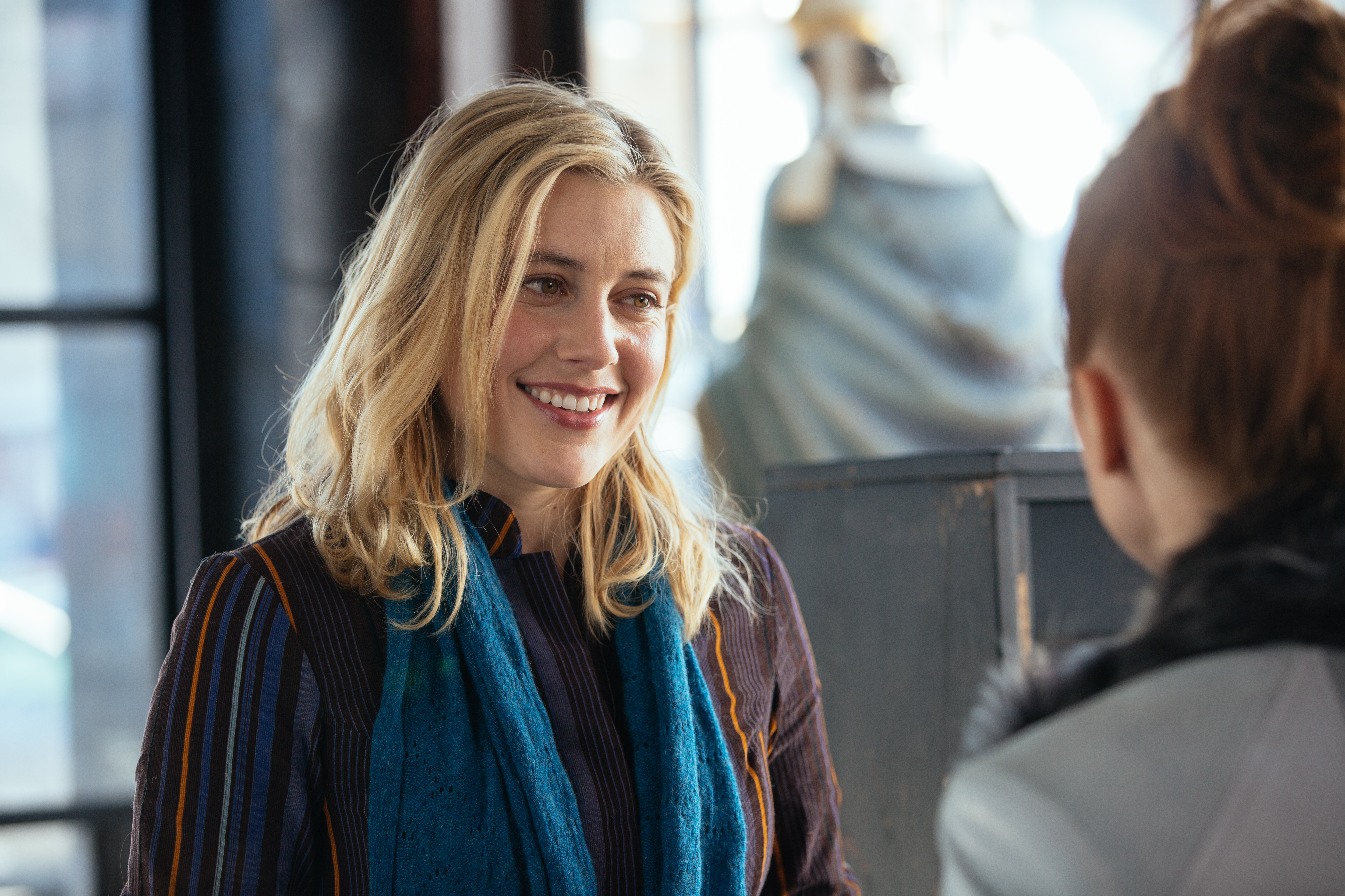 Greta Gerwig smiling HD Wallpaper