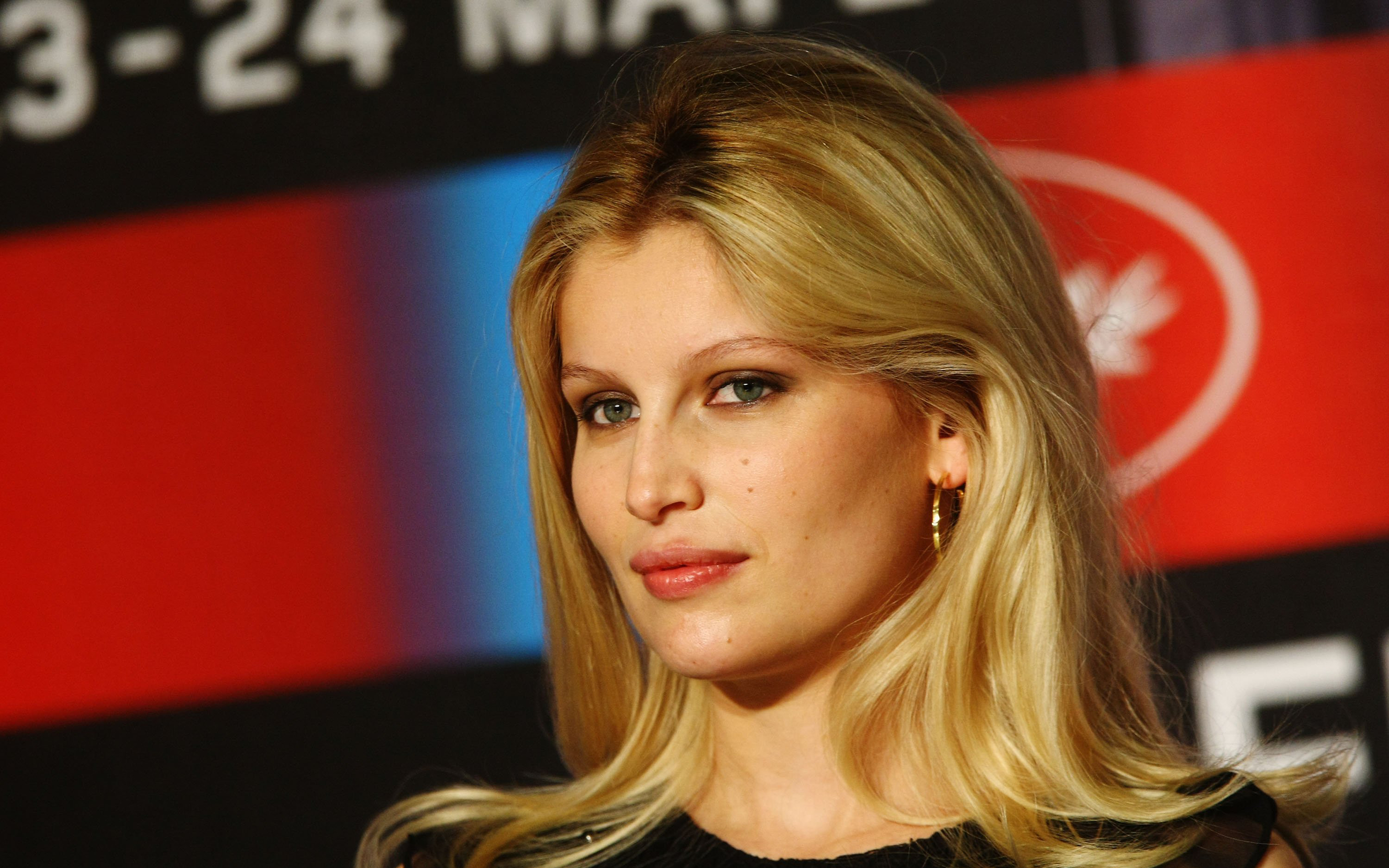 Laetitia Casta HD Wallpaper