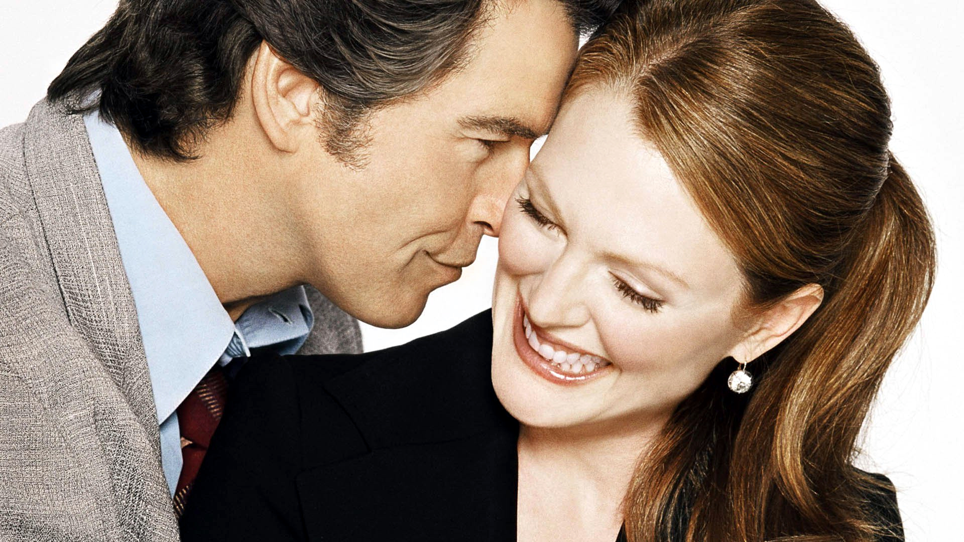 Pierce Brosnan and Julianne Moore HD Wallpaper