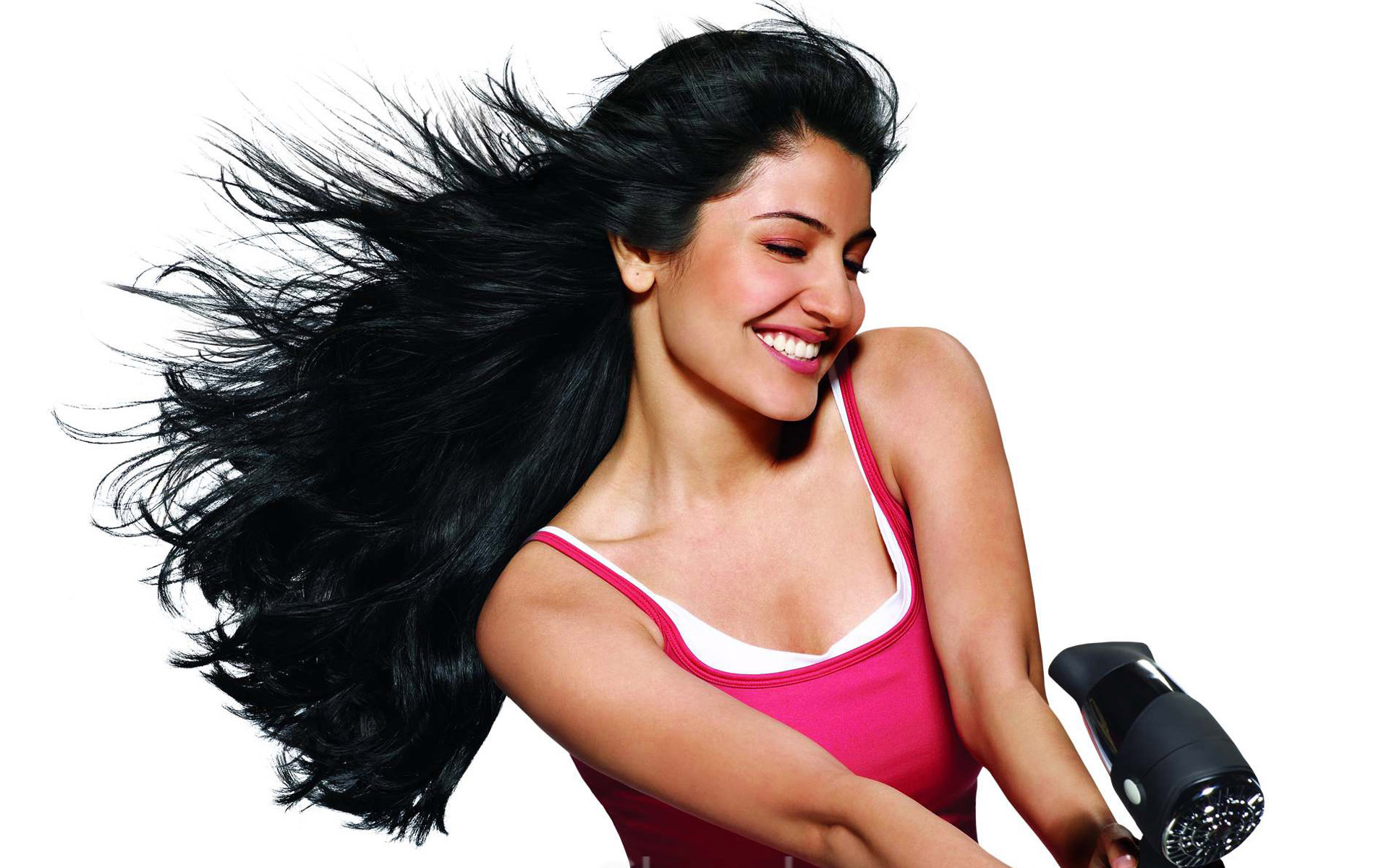 Anushka Sharma with a hairdryer HD Wallpaper