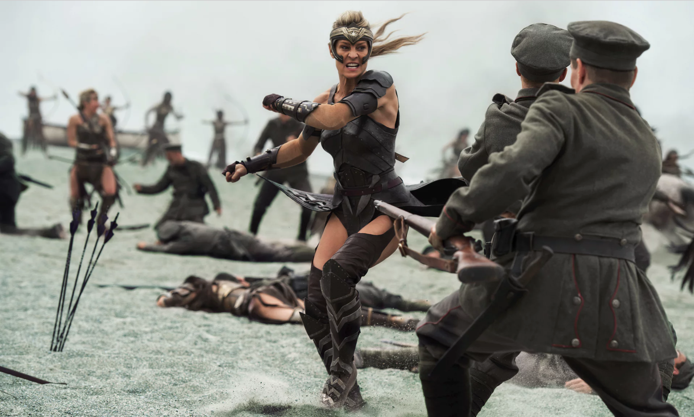 Wonder Woman in battle HD Wallpaper