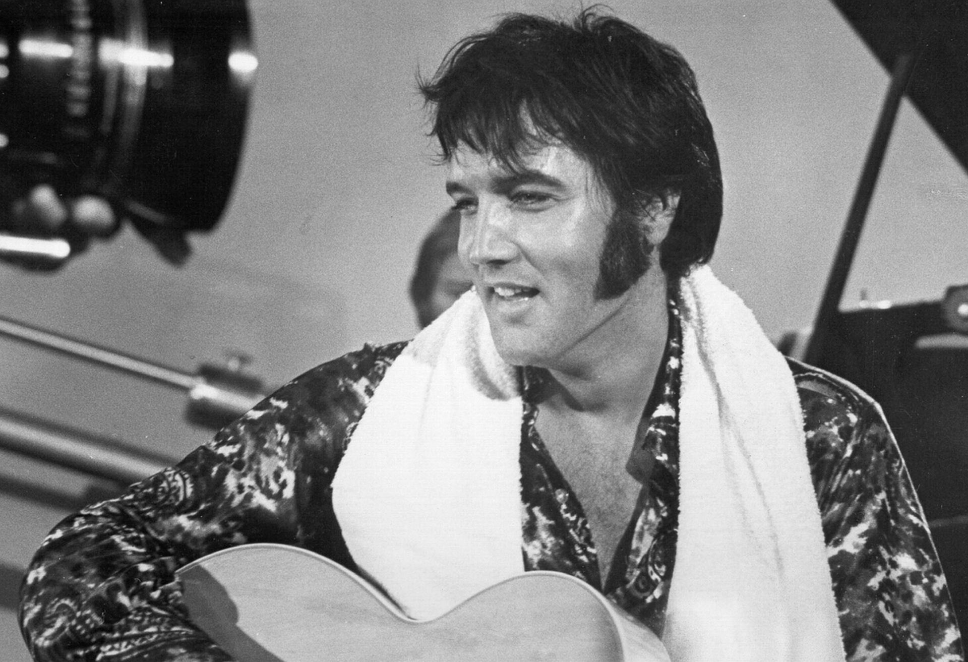 Elvis Presley with Guitar HD Wallpaper
