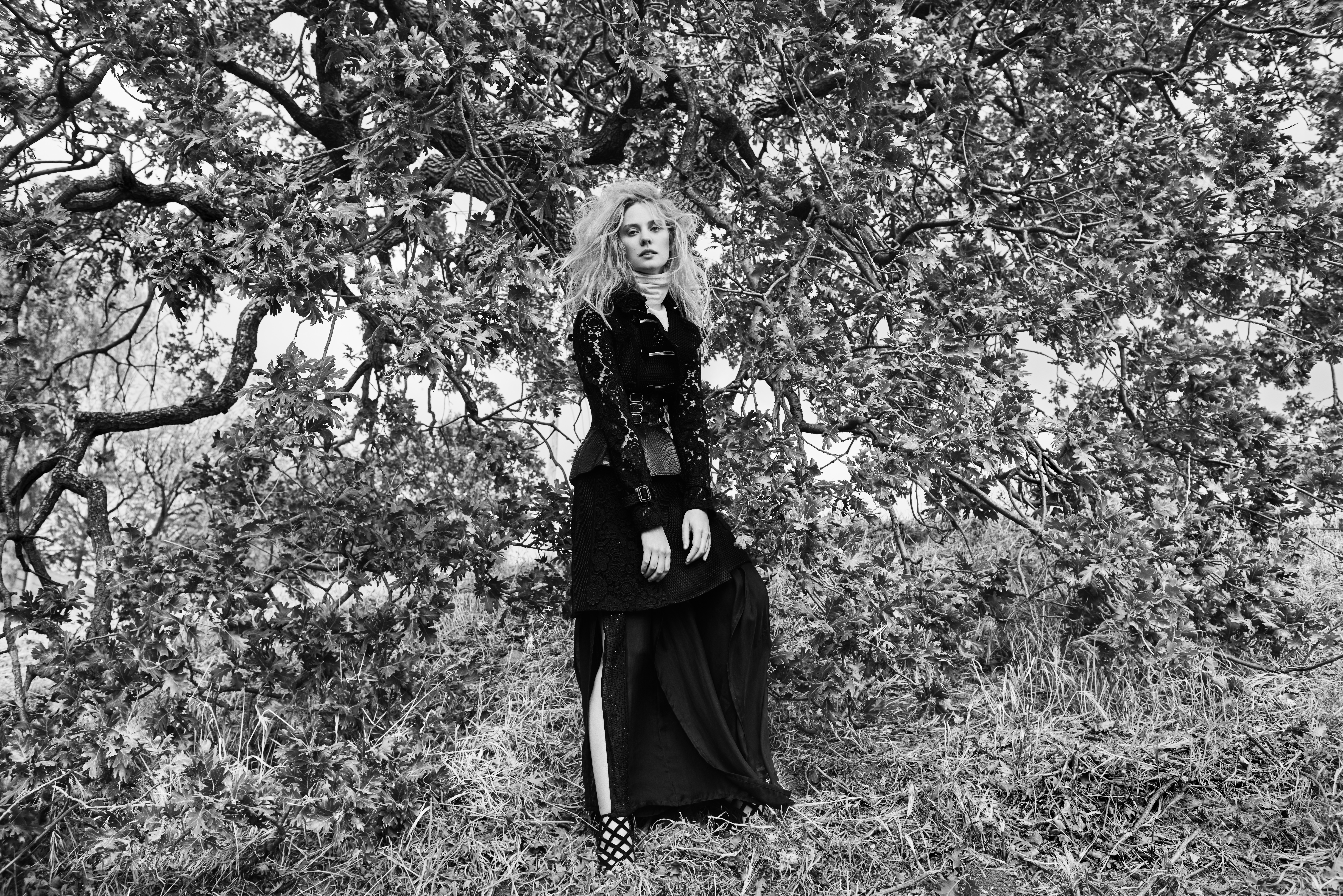 Deborah Ann Woll in a black dress outdoors HD Wallpaper