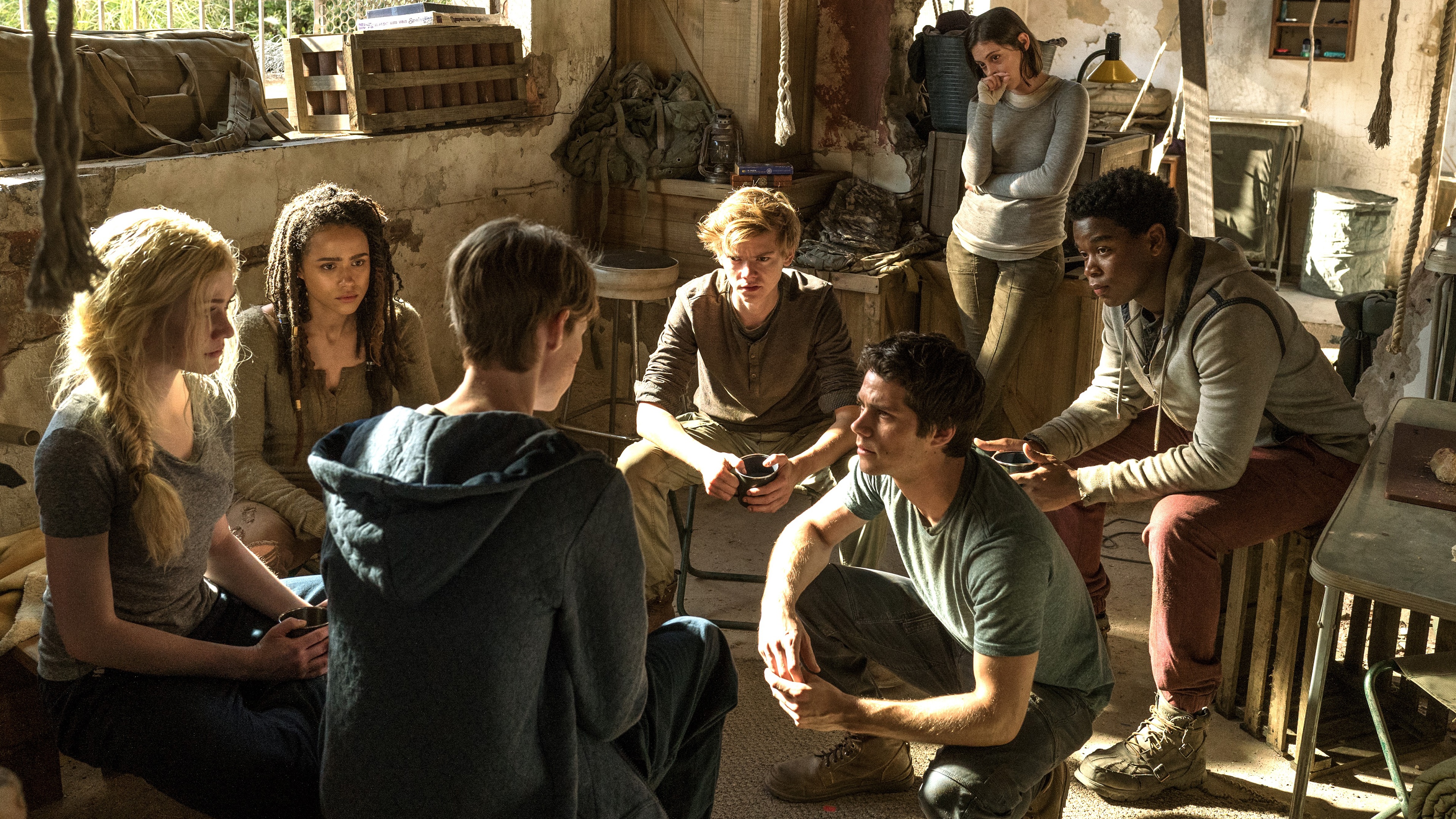 Dylan O'Brien and group in Maze Runner HD Wallpaper