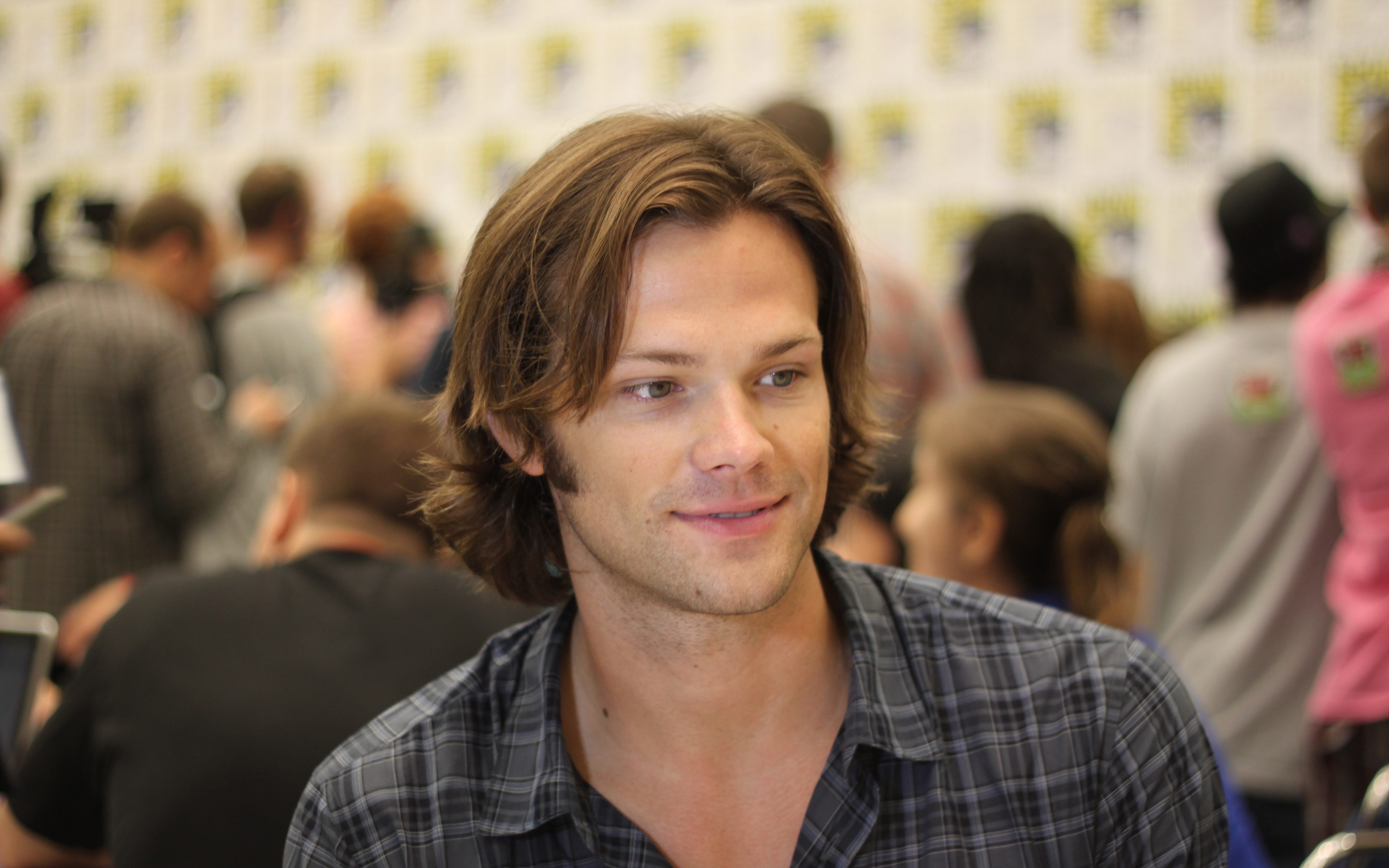Jared Padalecki at Comic-Con HD Wallpaper