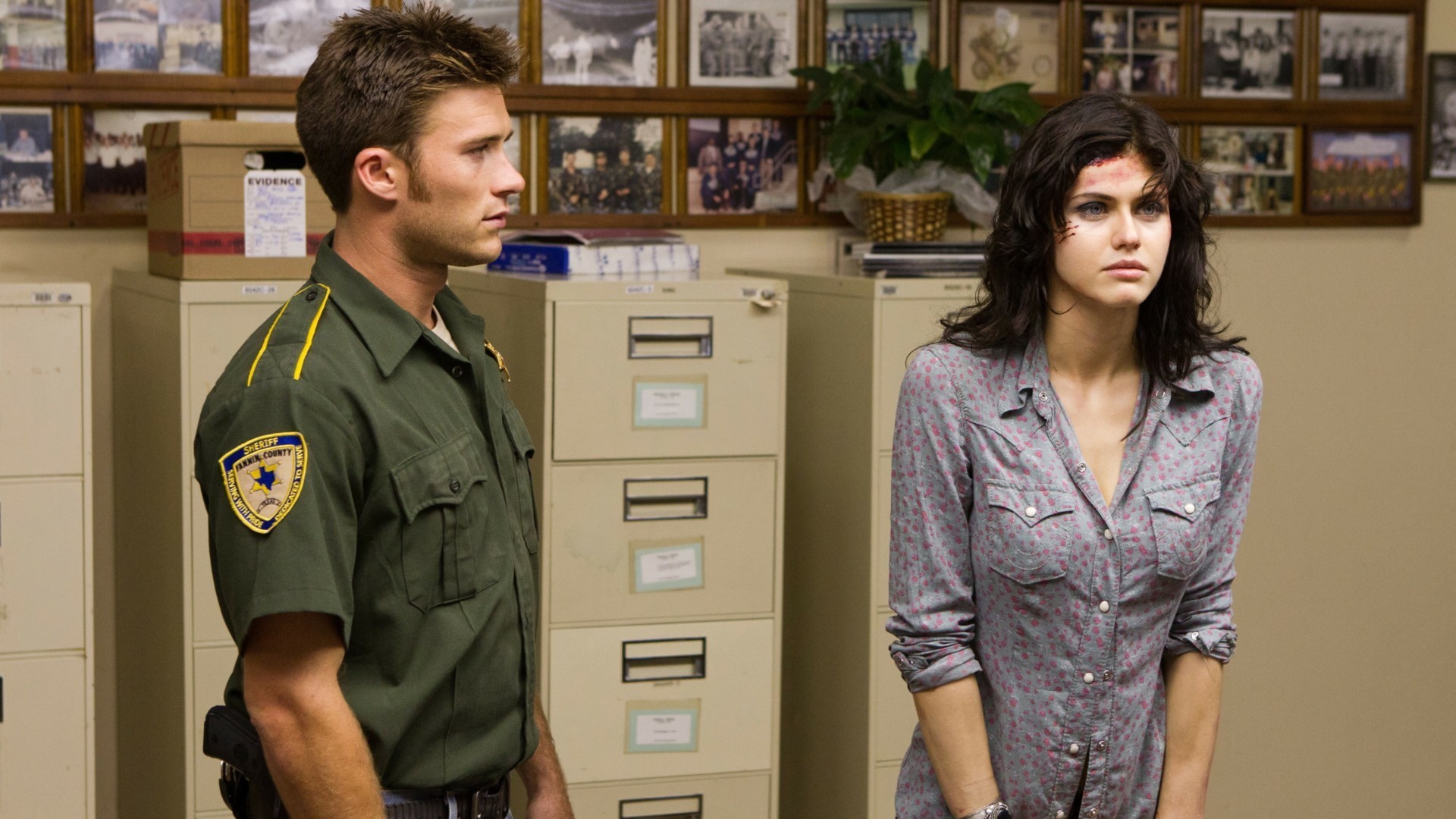 Scott Eastwood and Alexandra Daddario in Texas HD Wallpaper