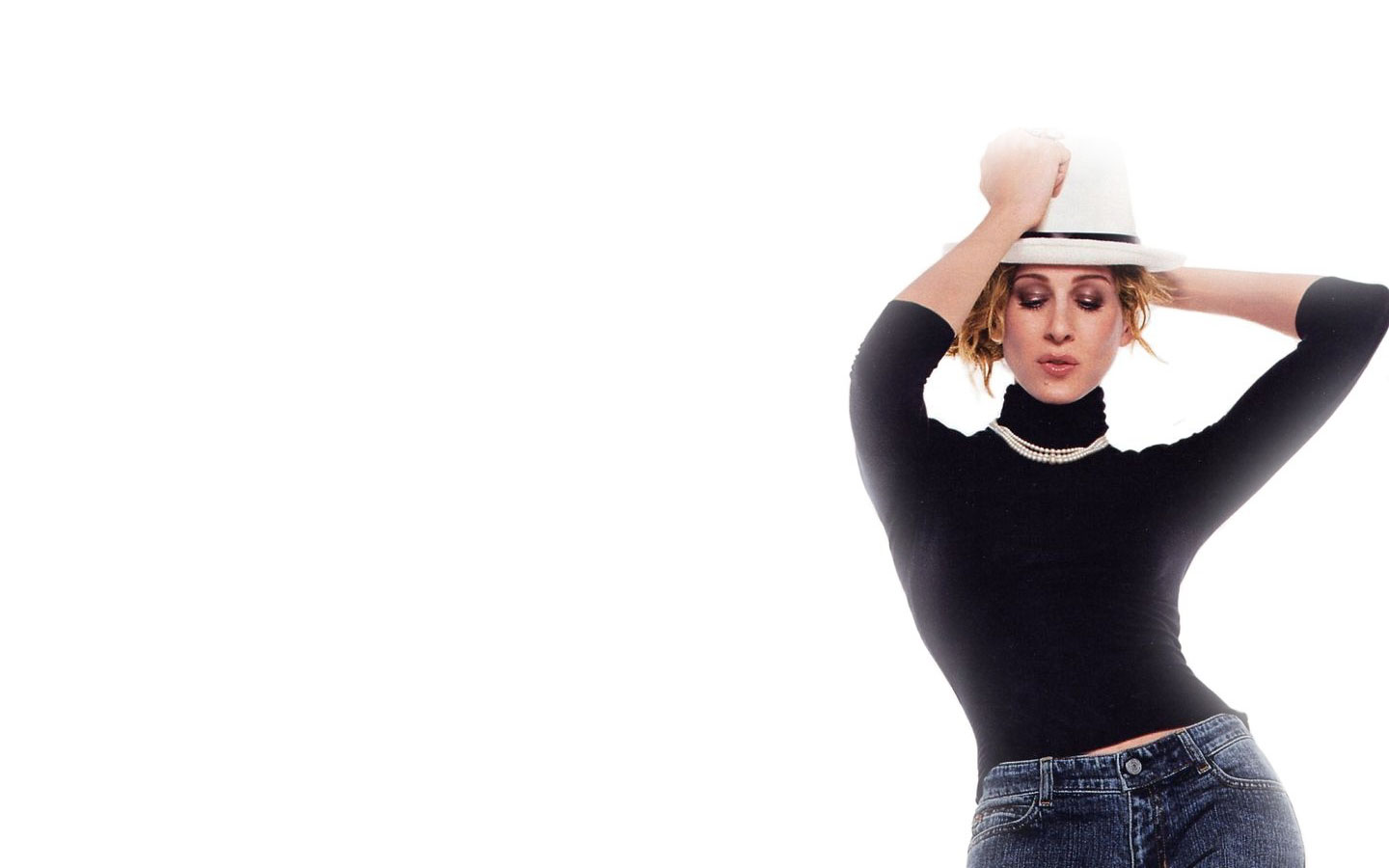 Sarah Jessica Parker wearing a hat and black turtleneck HD Wallpaper