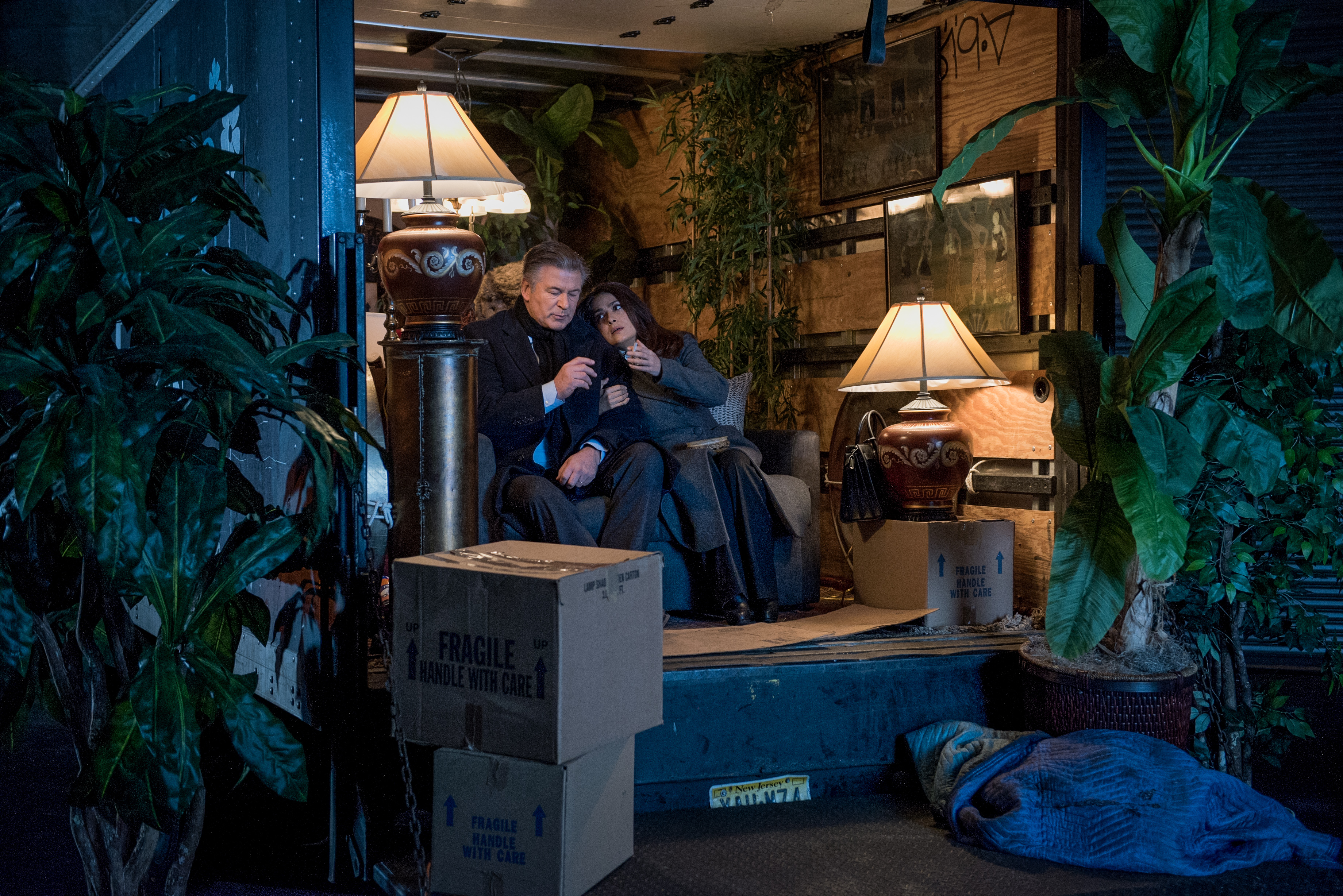 Alec Baldwin and woman in trailer HD Wallpaper