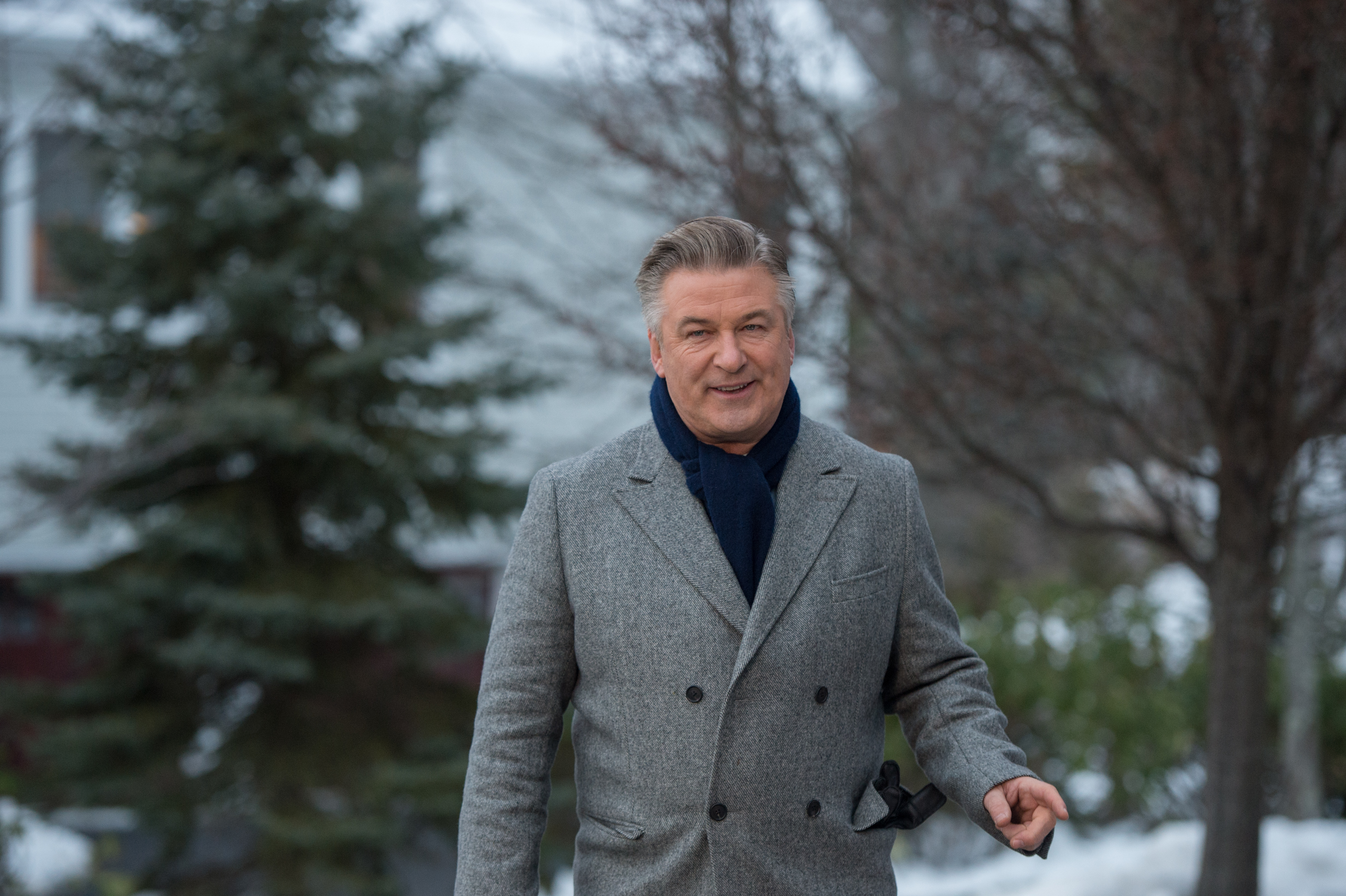 Alec Baldwin in a grey coat HD Wallpaper