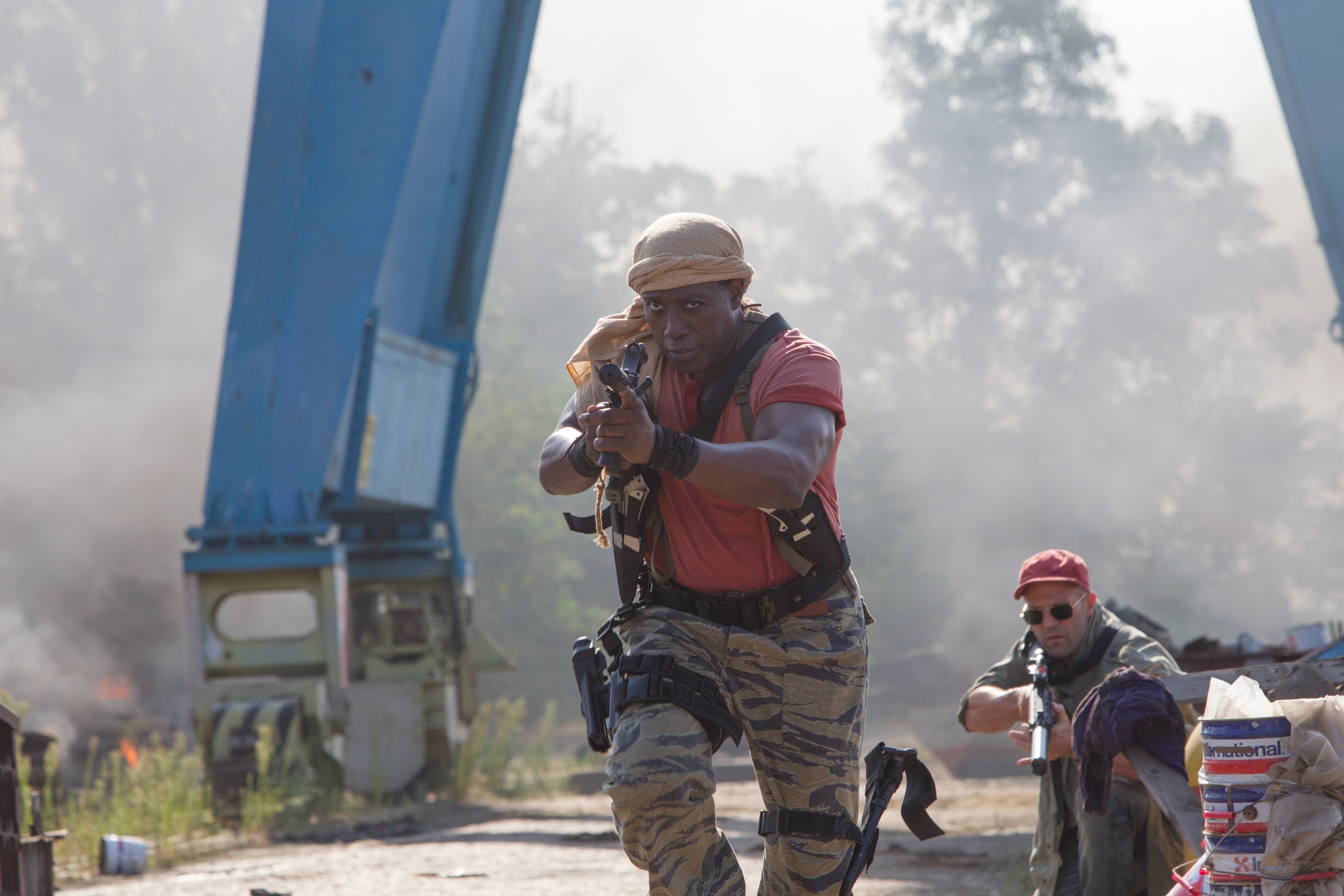 Wesley Snipes in action movie scene HD Wallpaper