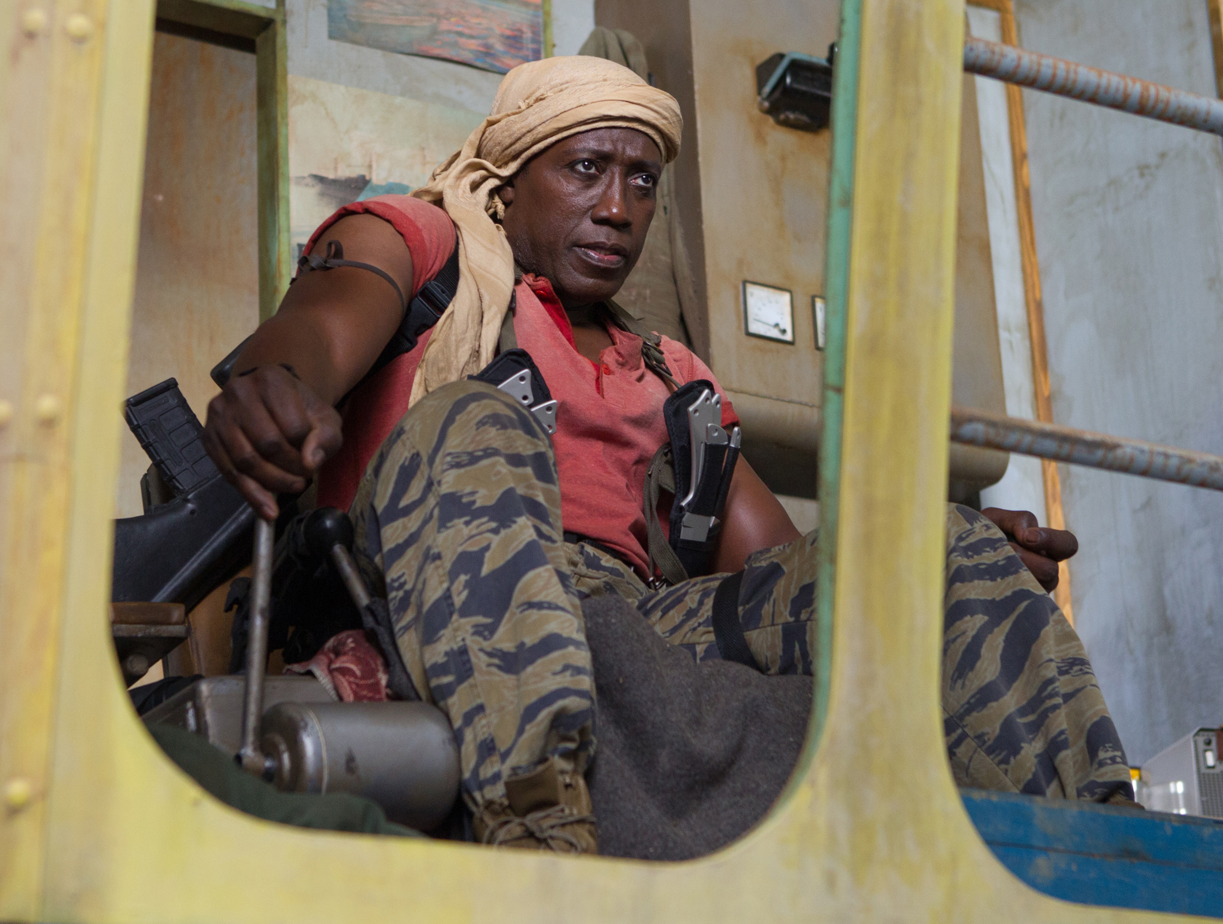 Wesley Snipes in a vehicle HD Wallpaper