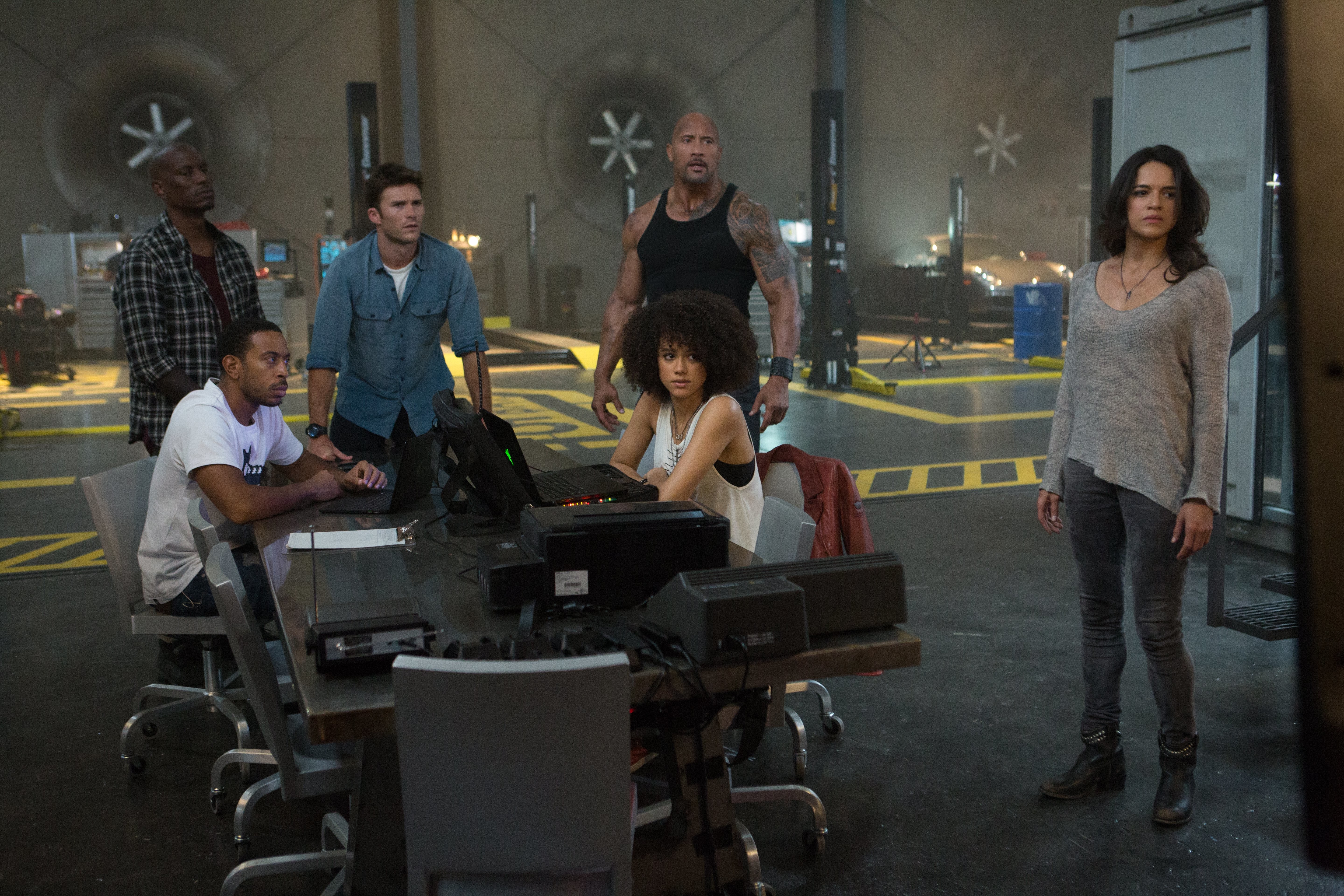 Ludacris and cast in a garage HD Wallpaper