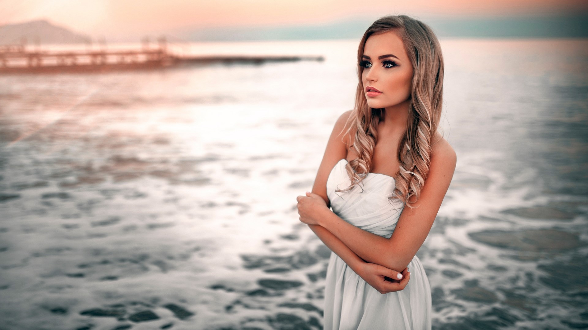 Woman in white dress by the sea HD Wallpaper
