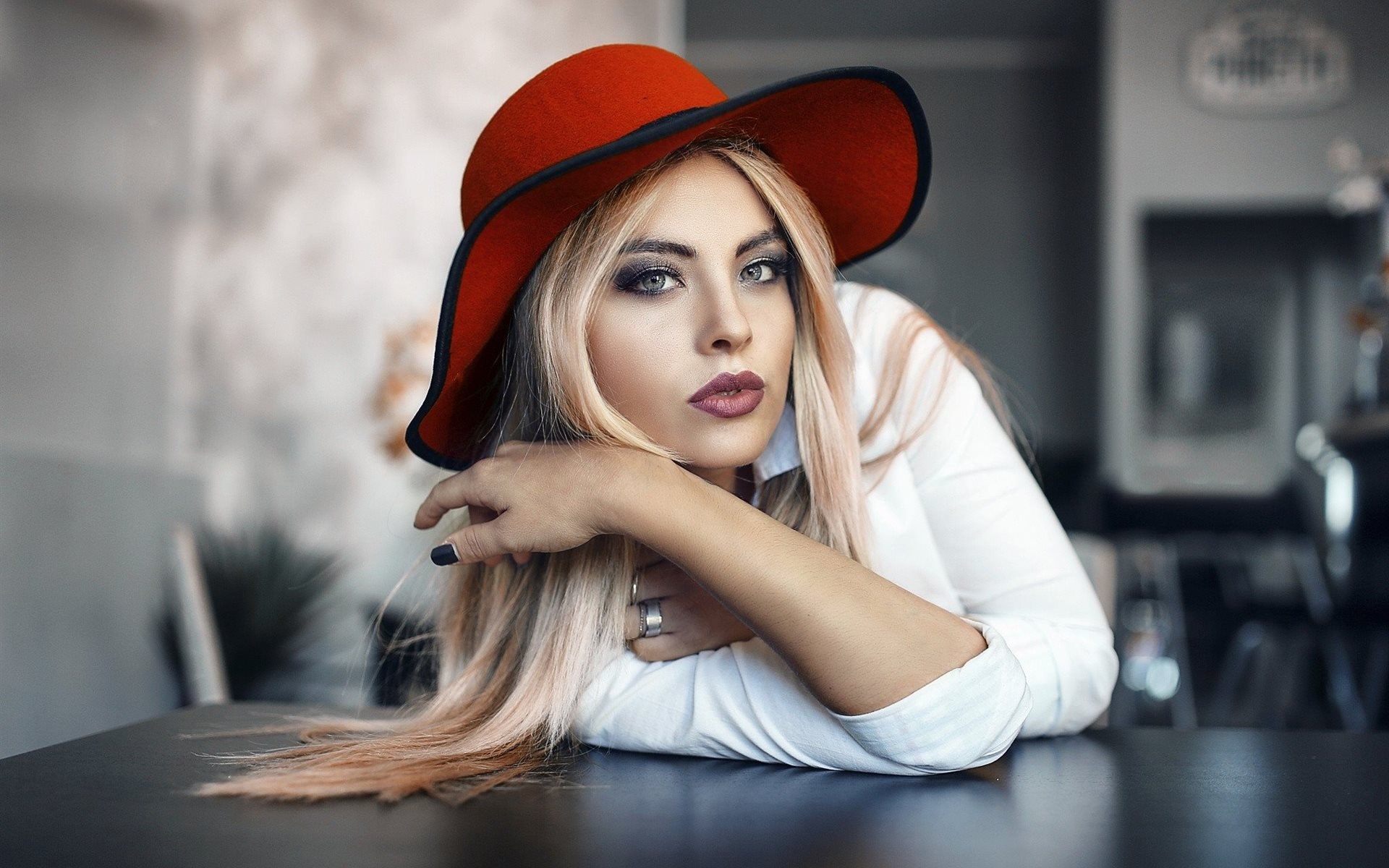 Woman in red hat and white shirt HD Wallpaper