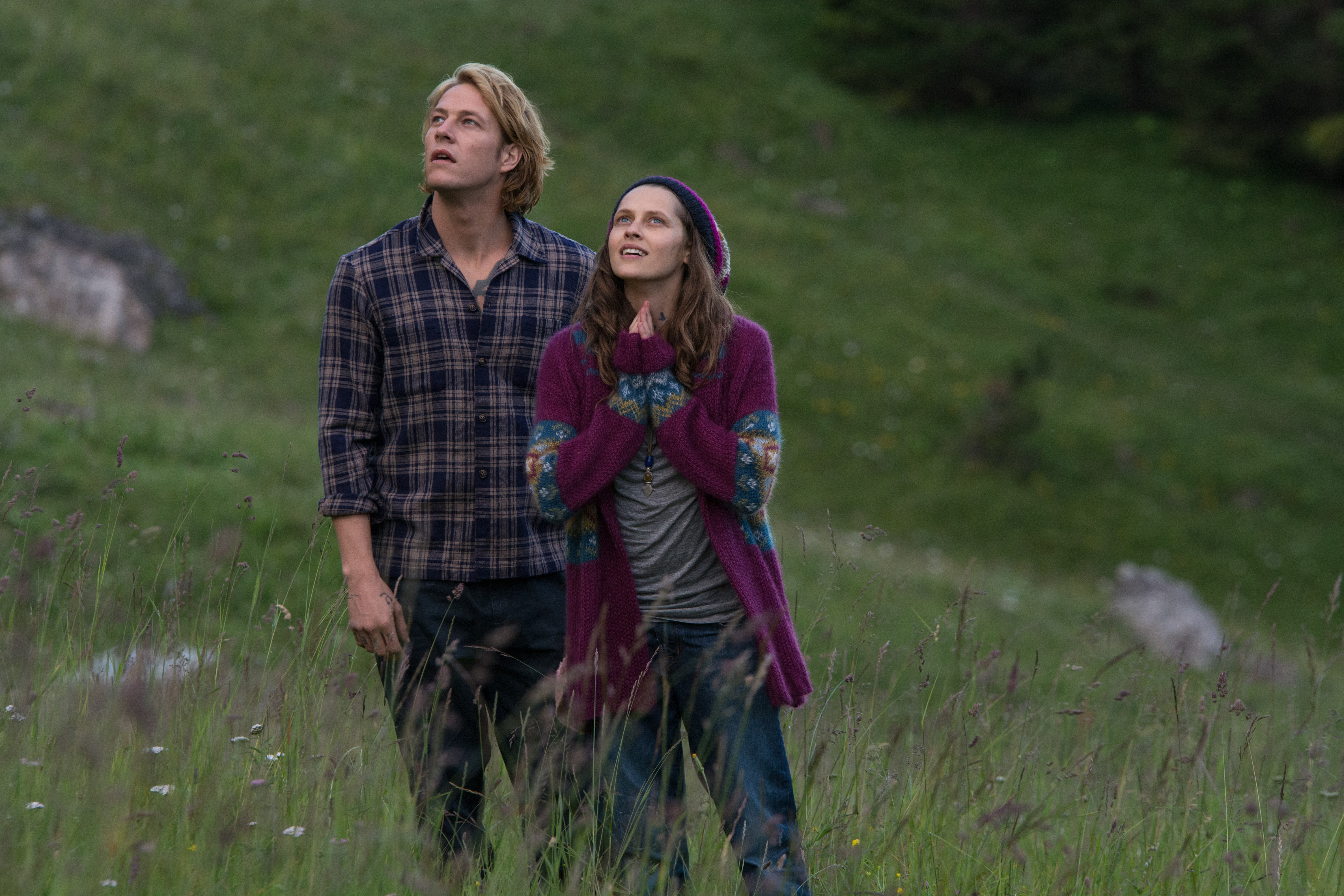 Luke Bracey in a field HD Wallpaper