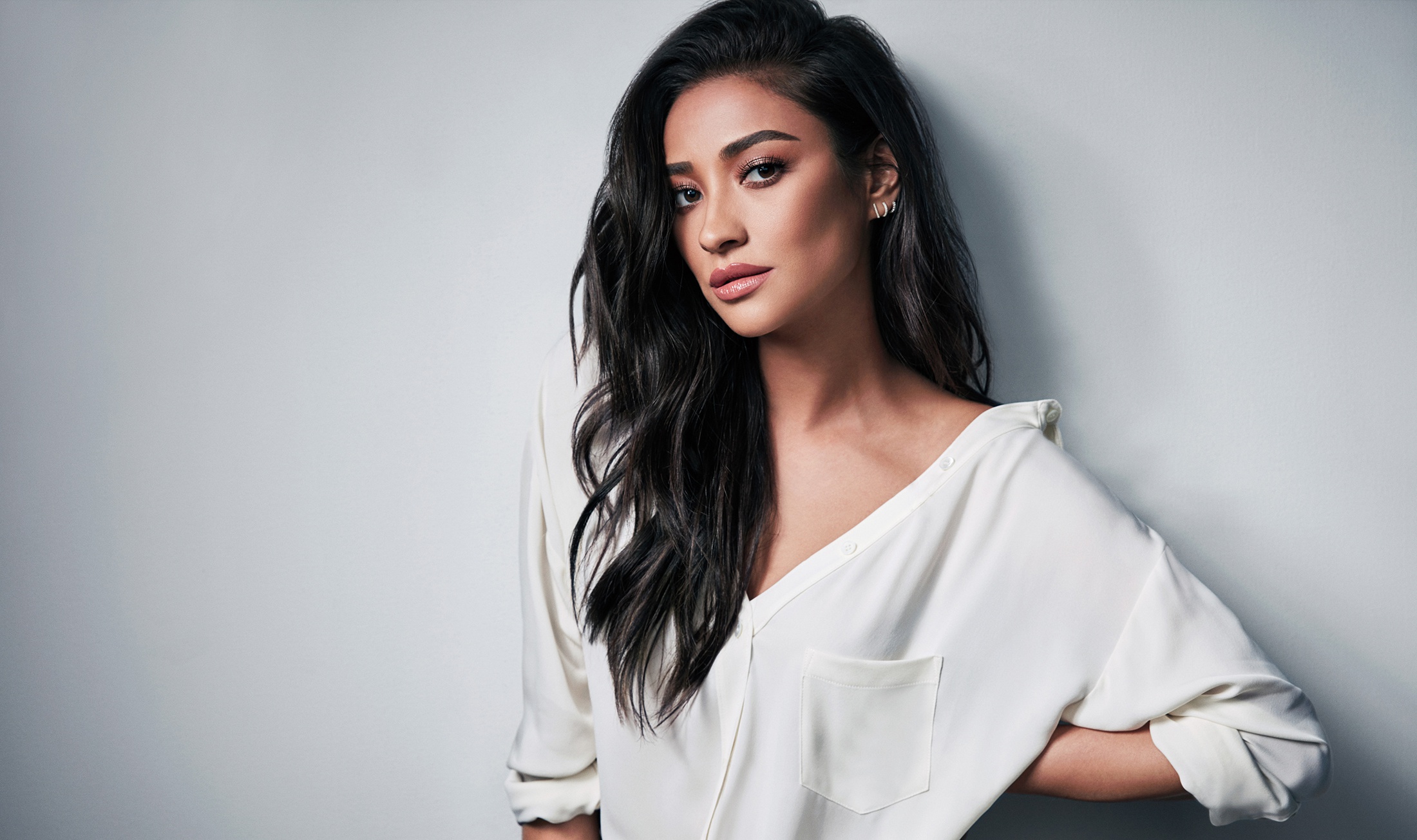 Shay Mitchell HD Wallpaper