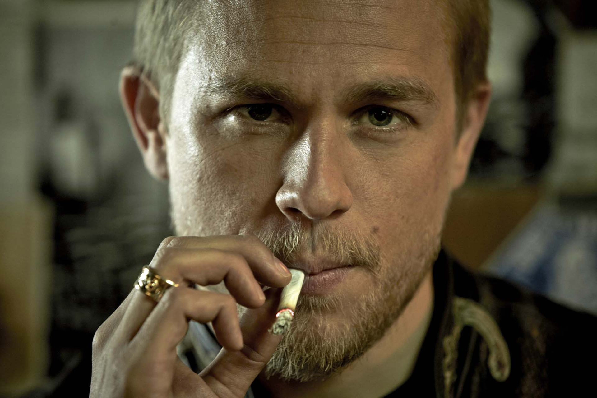Charlie Hunnam smoking a cigarette HD Wallpaper
