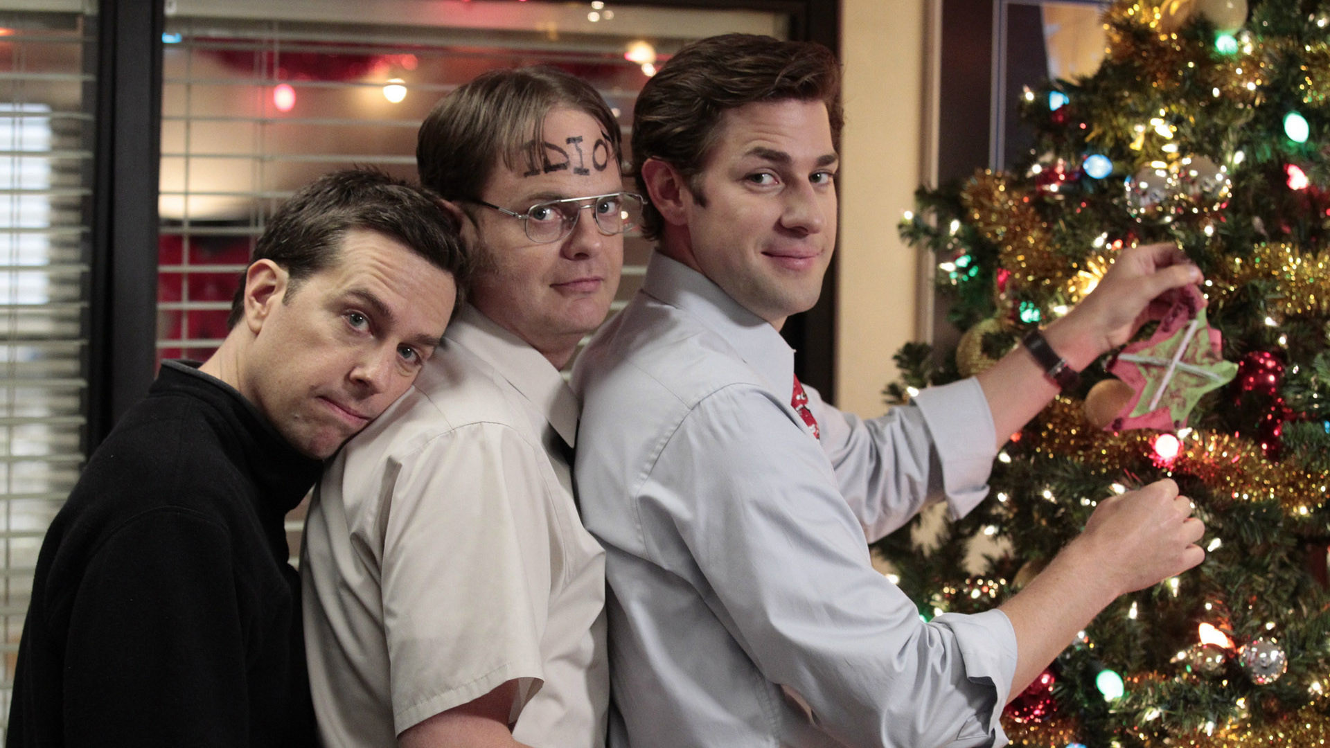 The Office: Christmas Tree Decoration HD Wallpaper