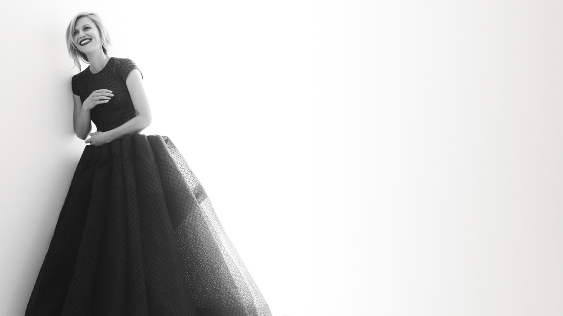 Claire Danes in a black gown HD Wallpaper